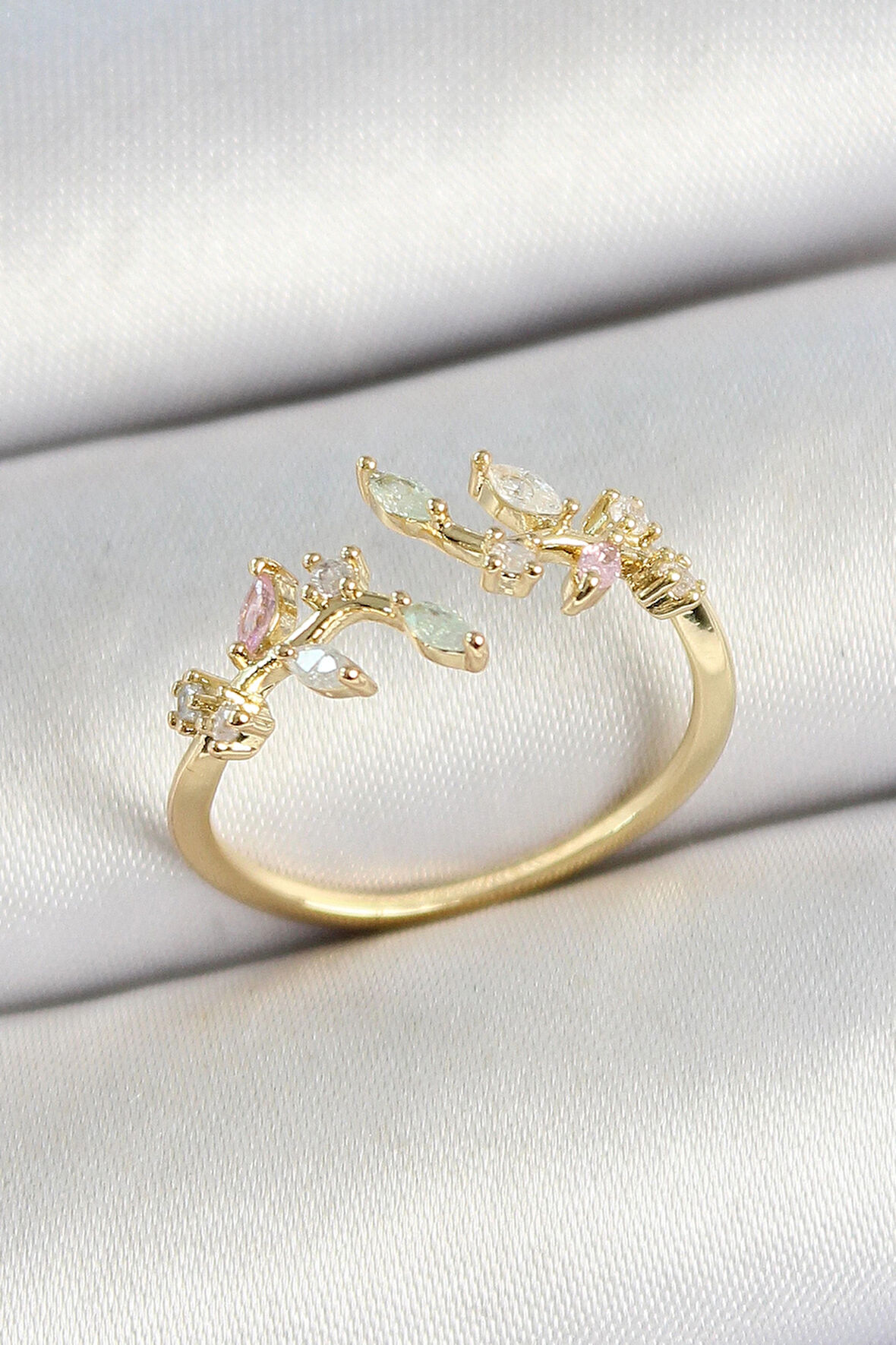 Dodes Pirinç Yaprak Figürlü Zirkon Taşlı Gold Renk Ayarlanabilir Kadın Yüzük TG27BYK3768