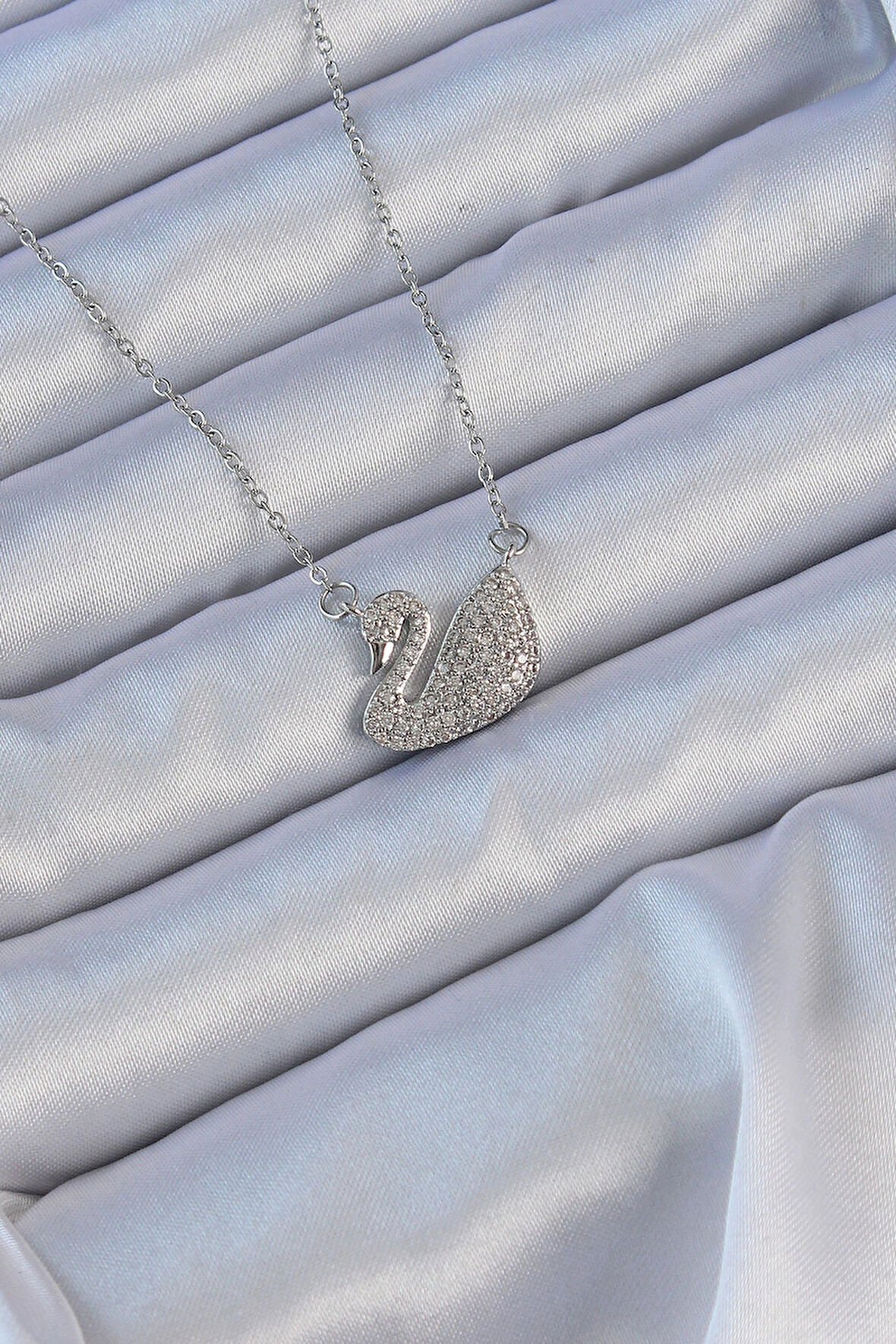 Dodes Dodes 316L Çelik Zincir Gümüş Renk Zirkon Taşlı Kuğu Kolye TG27BKO9150