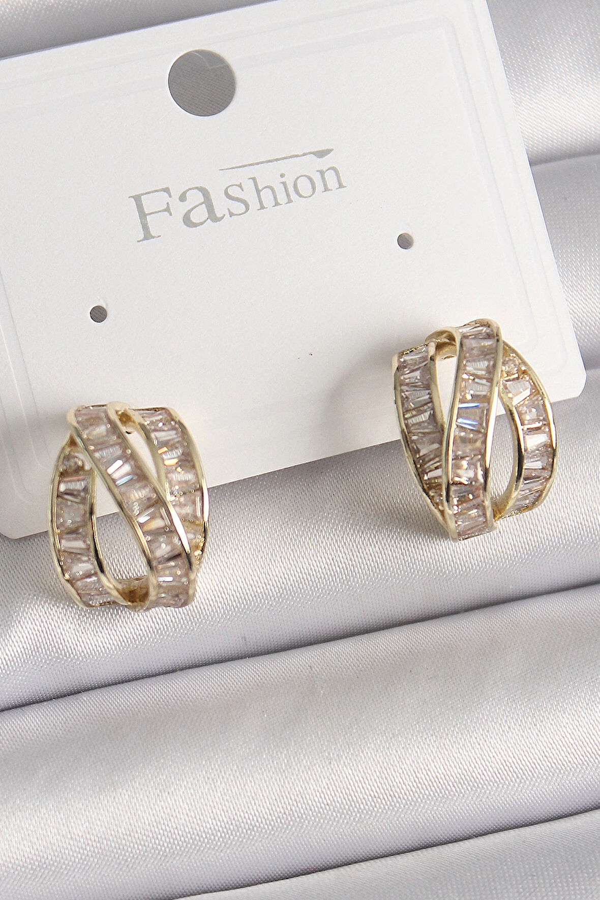 Dodes Pirinç Gold Renk Zirkon Taşlı Düğüm Halka Model Kadın Küpe TG27BKP9943