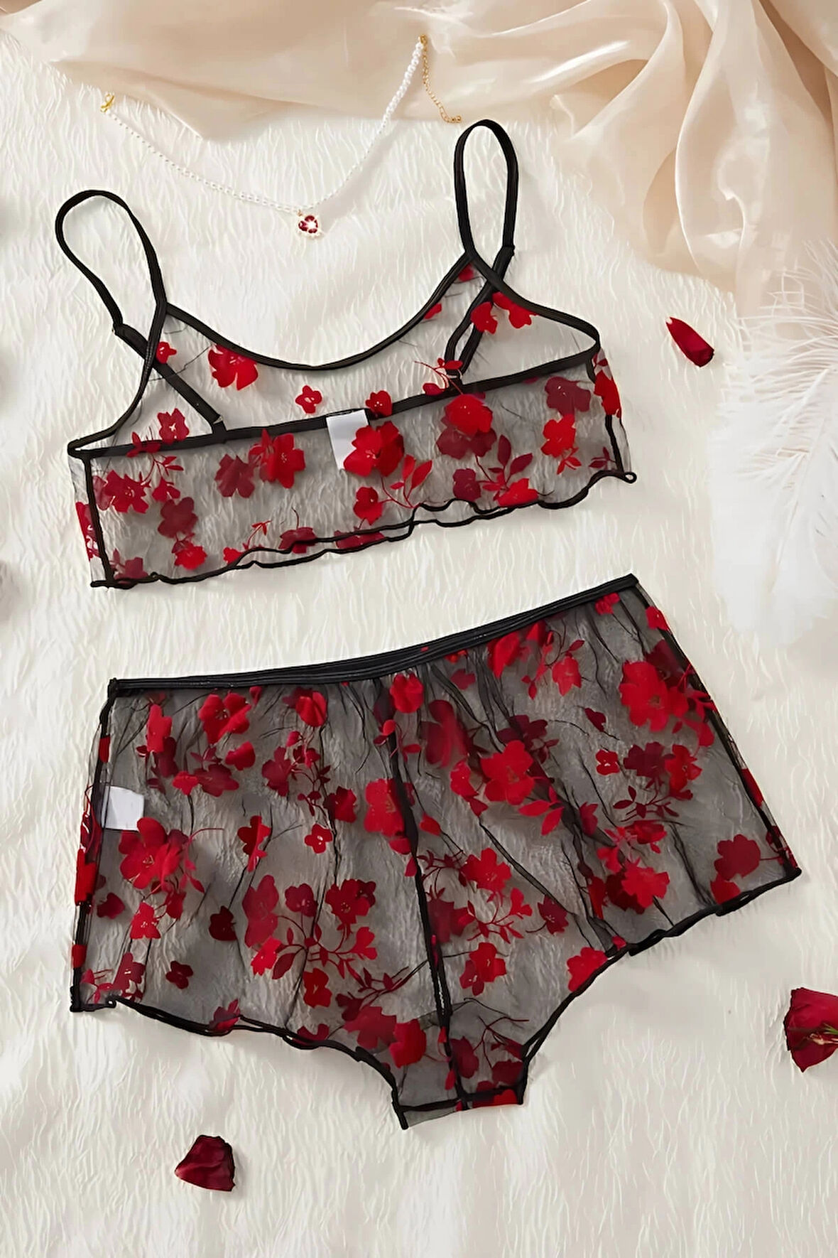 Dodes Çiçek Desenli Siyah Transparan Şortlu Gecelik DL1377