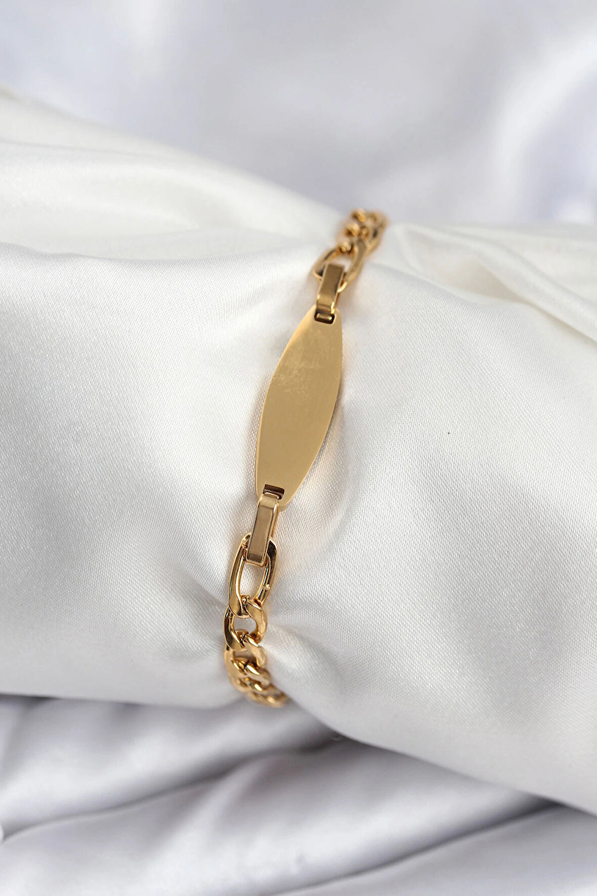 Dodes Dodes 316L Çelik Gold Renk Oval Yazı Yazmaya Uygun Kadın Bileklik TG27BB7917