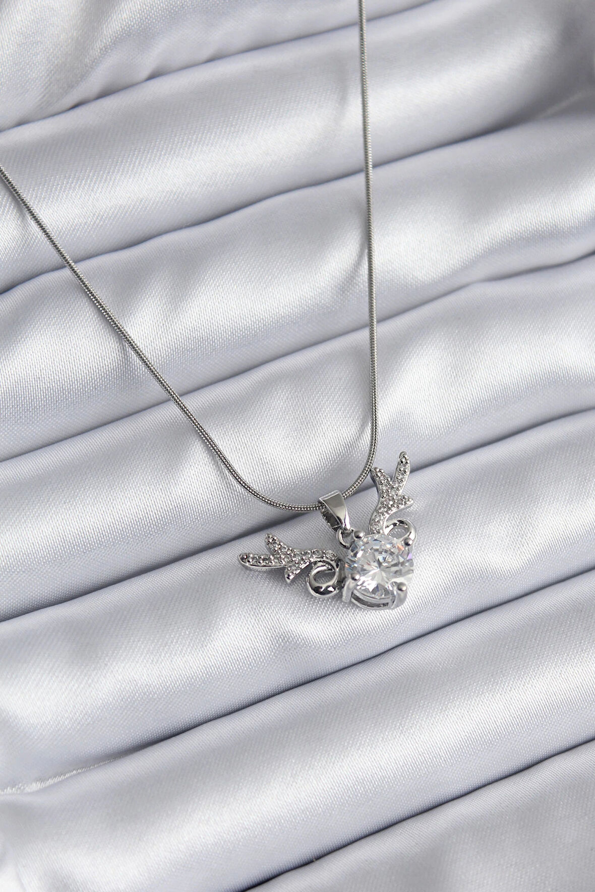 Dodes Dodes 316L Çelik Gümüş Renk Zirkon Taşlı Boynuz Model Kadın Kolye TG27BKO8133