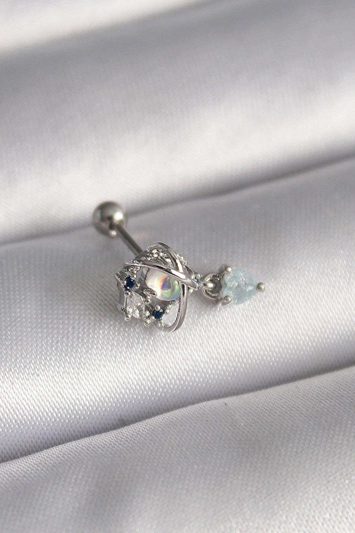 Dodes Dodes 316L Çelik Gümüş Renk Zirkon Taşlı Sallantı Kalp Detay Tragus Piercing TG27PR1361