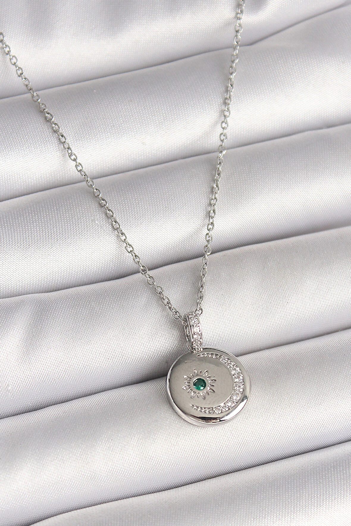 Dodes 316L Çelik Gümüş Renk Zincir Madalyon Zirkon Taşlı İşlemeli Hilal Yıldız Model Kadın Kolye TG27BKO9953