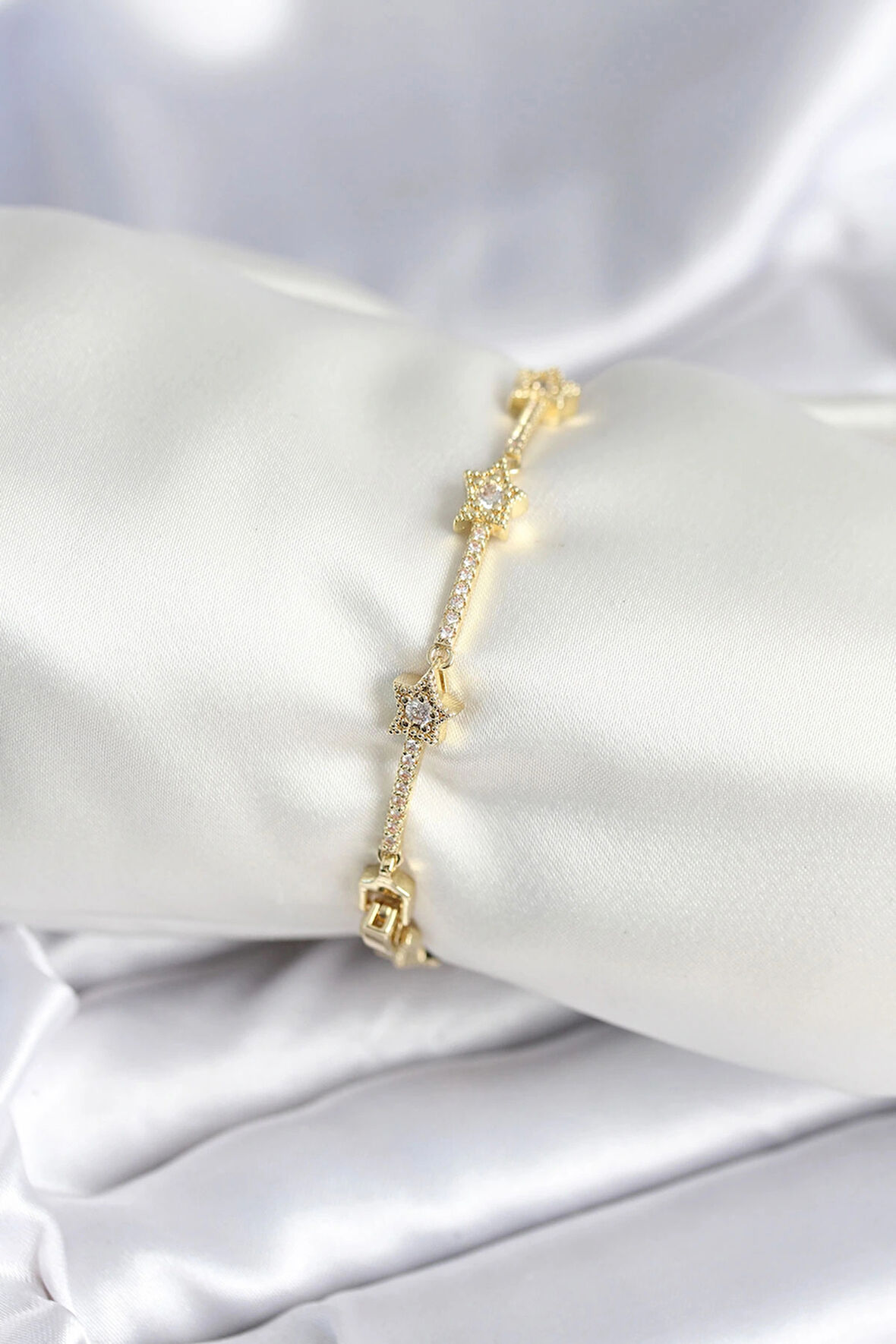 Dodes Dodes Pirinç Gold Renk Halley Yıldız Model Kadın Bileklik TG27BB7984