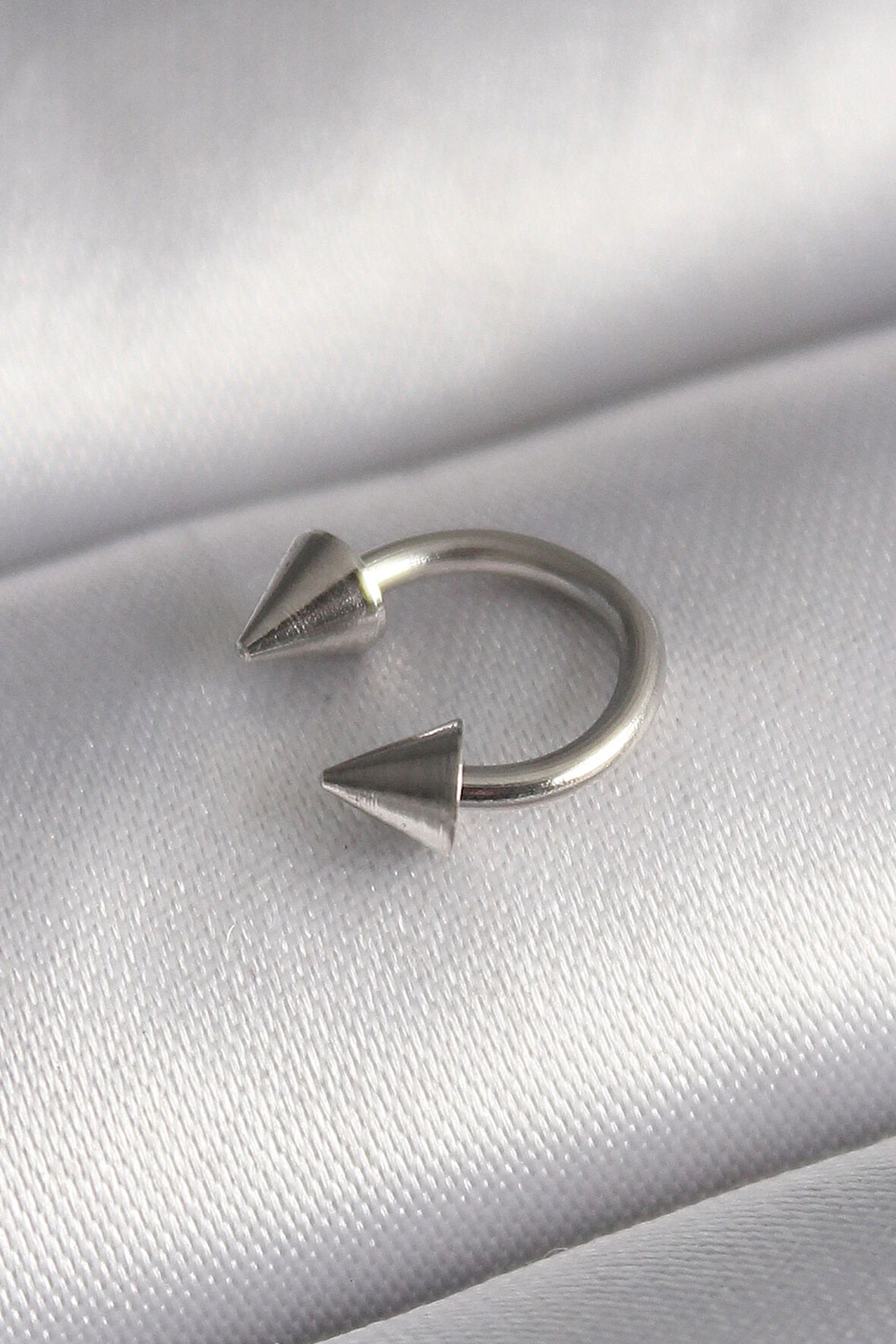 Dodes 316L Çelik Gümüş Renk Halka Çivi Model Kadın Piercing TG27PR1366