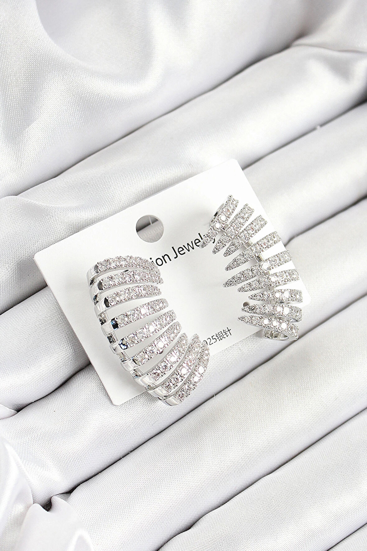 Dodes Pirinç Zirkon Taşlı Çoklu Görünümlü Model Gümüş Renk Kadın Küpe TG27BKP10631