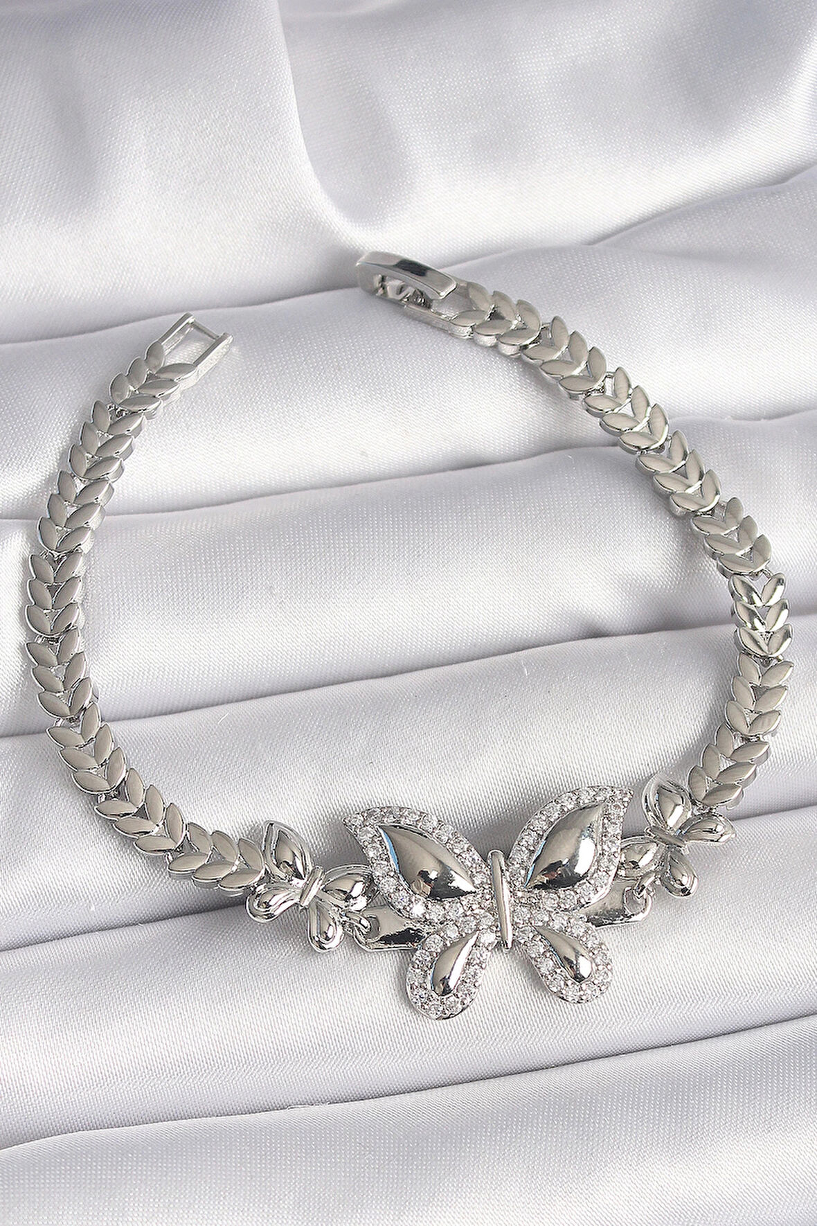 Dodes Pirinç Gümüş Renk Zirkon Taşlı Kelebek Model Kadın Bileklik TG27BB6815