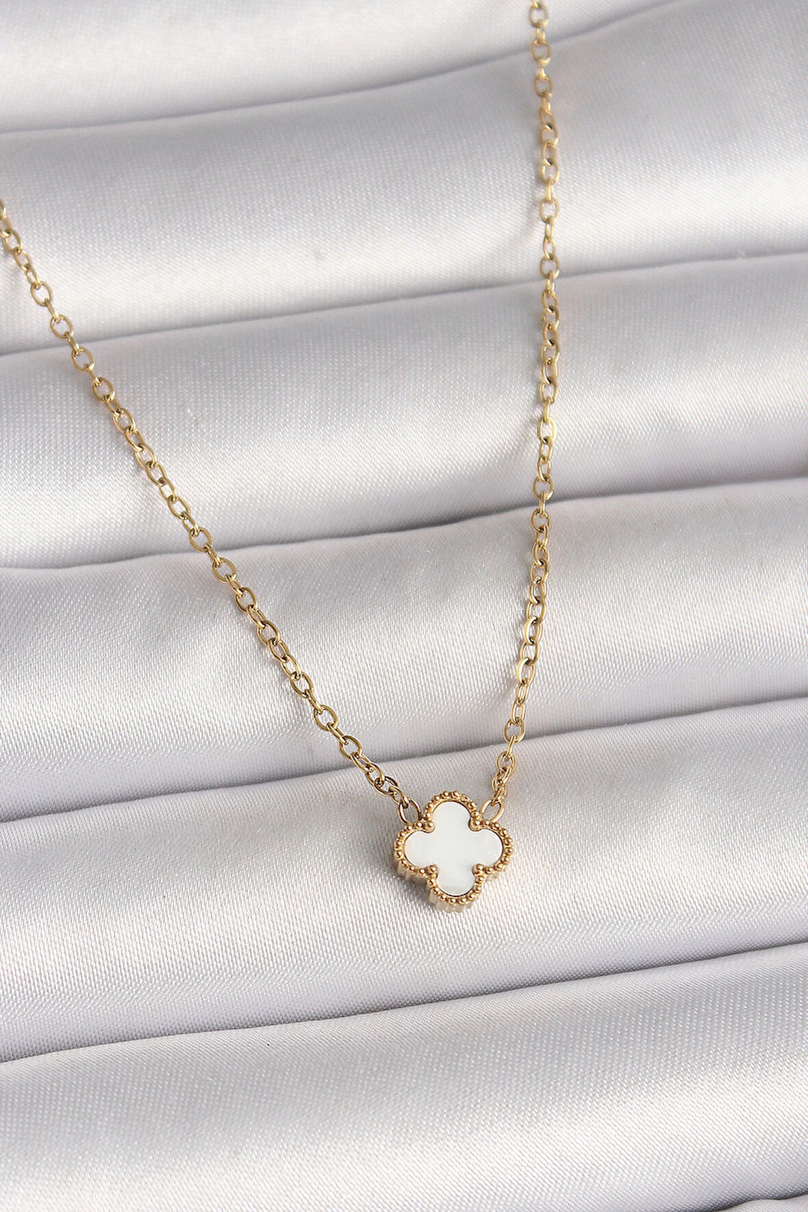 Dodes 316L Çelik Gold Renk Beyaz Yonca Model Kadın Kolye TG27BKO10019