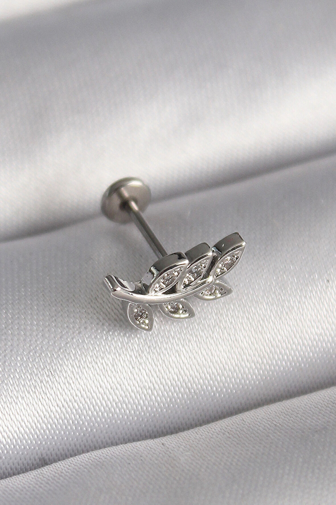 Dodes Dodes 316L Çelik Gümüş Renk Dal Model Zirkon Taş Detaylı Tragus Piercing TG27PR1343