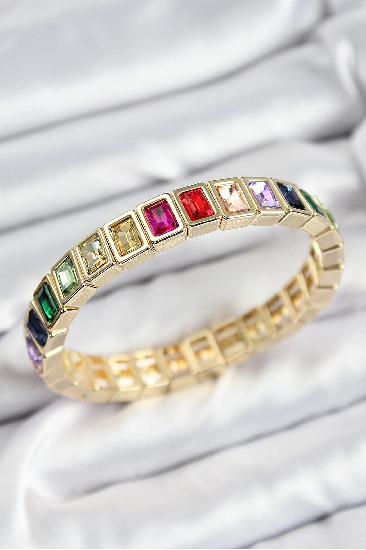 Dodes Pirinç Karışık Zirkon Taşlı Dikdörtgen Model Gold Renk Lastikli Kadın Bileklik TG27BB7493