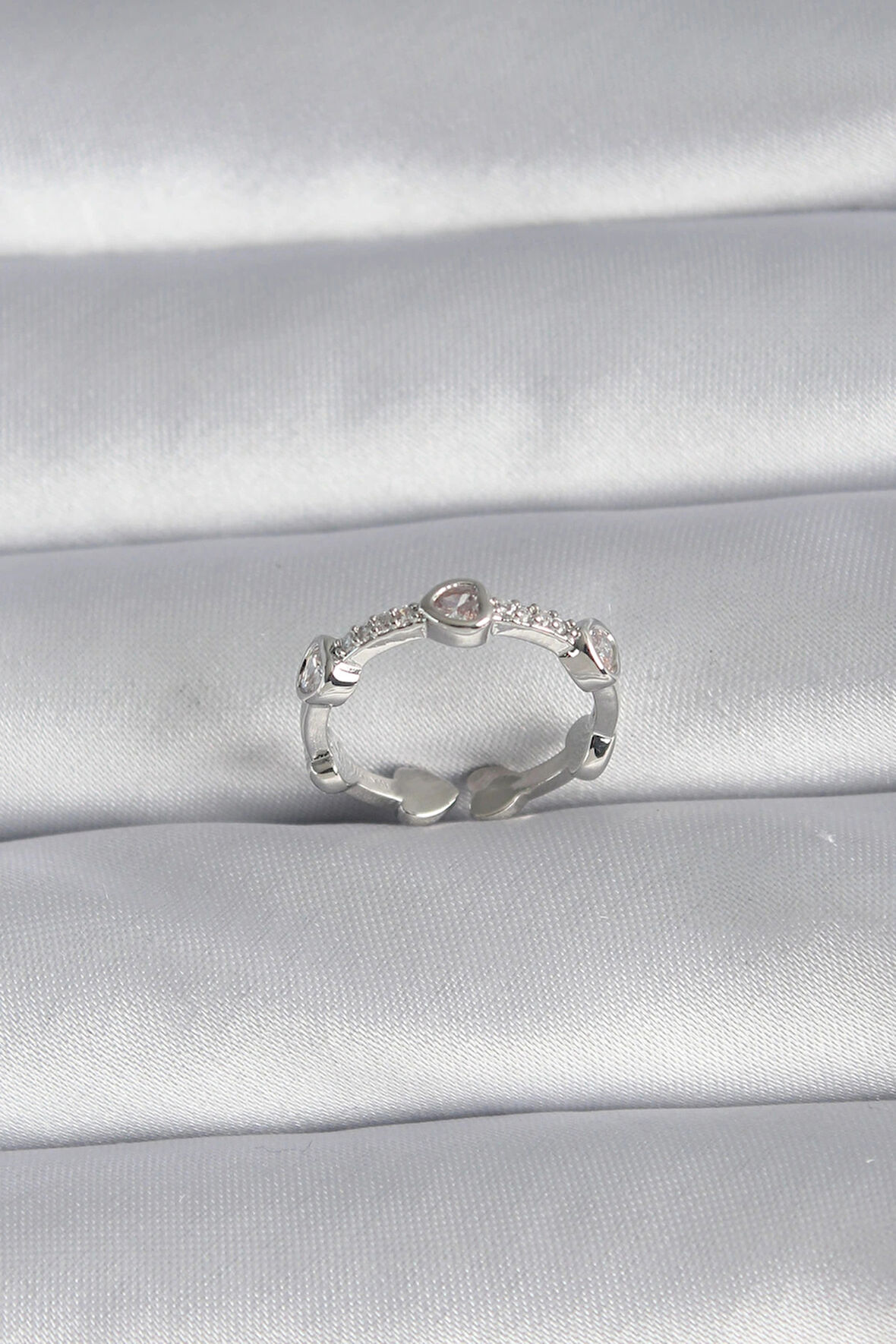 Dodes Dodes Pirinç Gümüş Renk Kalp Model Zirkon Taş Detay Kadın Yüzük TG27BYK3005