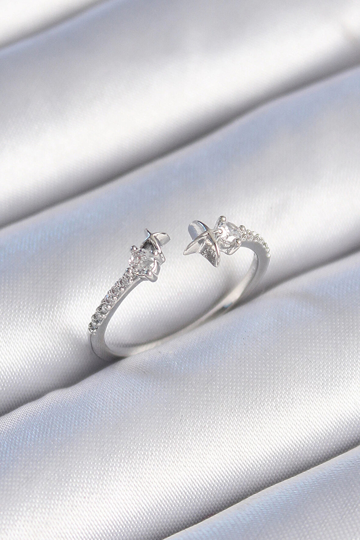 Dodes Pirinç Gümüş Renk Zirkon Taş Detay Yıldız Model Kadın Yüzük TG27BYK3447