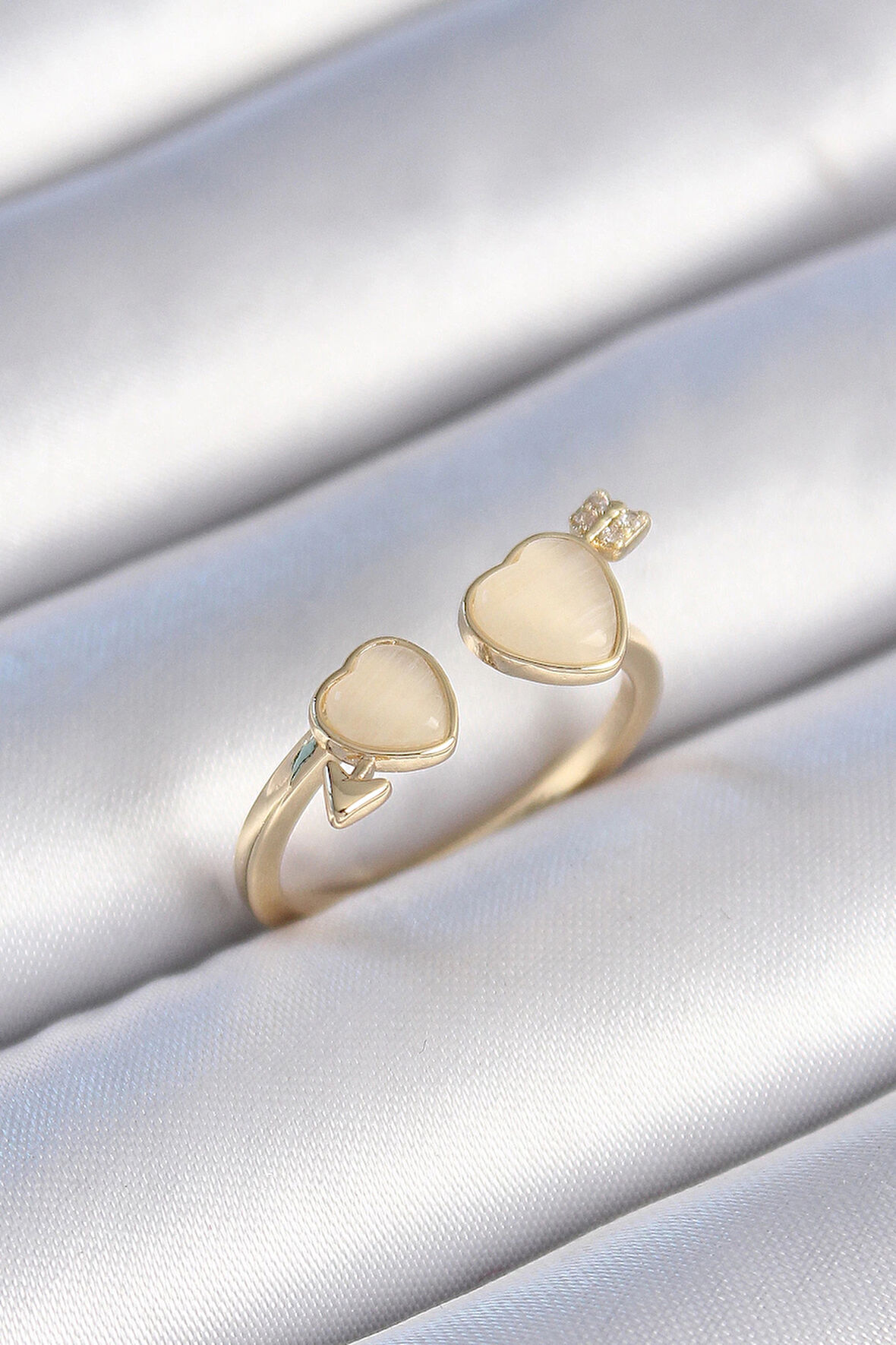 Dodes Pirinç Gold Renk Beyaz Mineli Kalp Model Kadın Yüzük TG27BYK3472