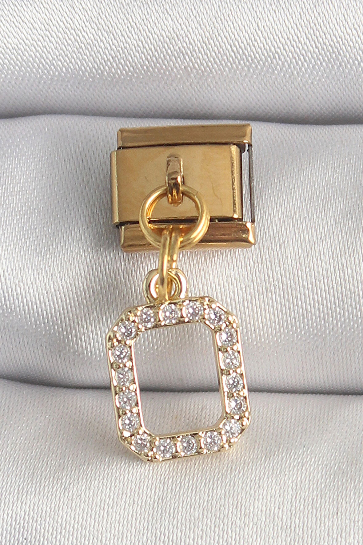 Dodes Dodes 316L Çelik Gold Renk Sallantı Kare Zirkon Taşlı Nomination Charm TG27BC1350