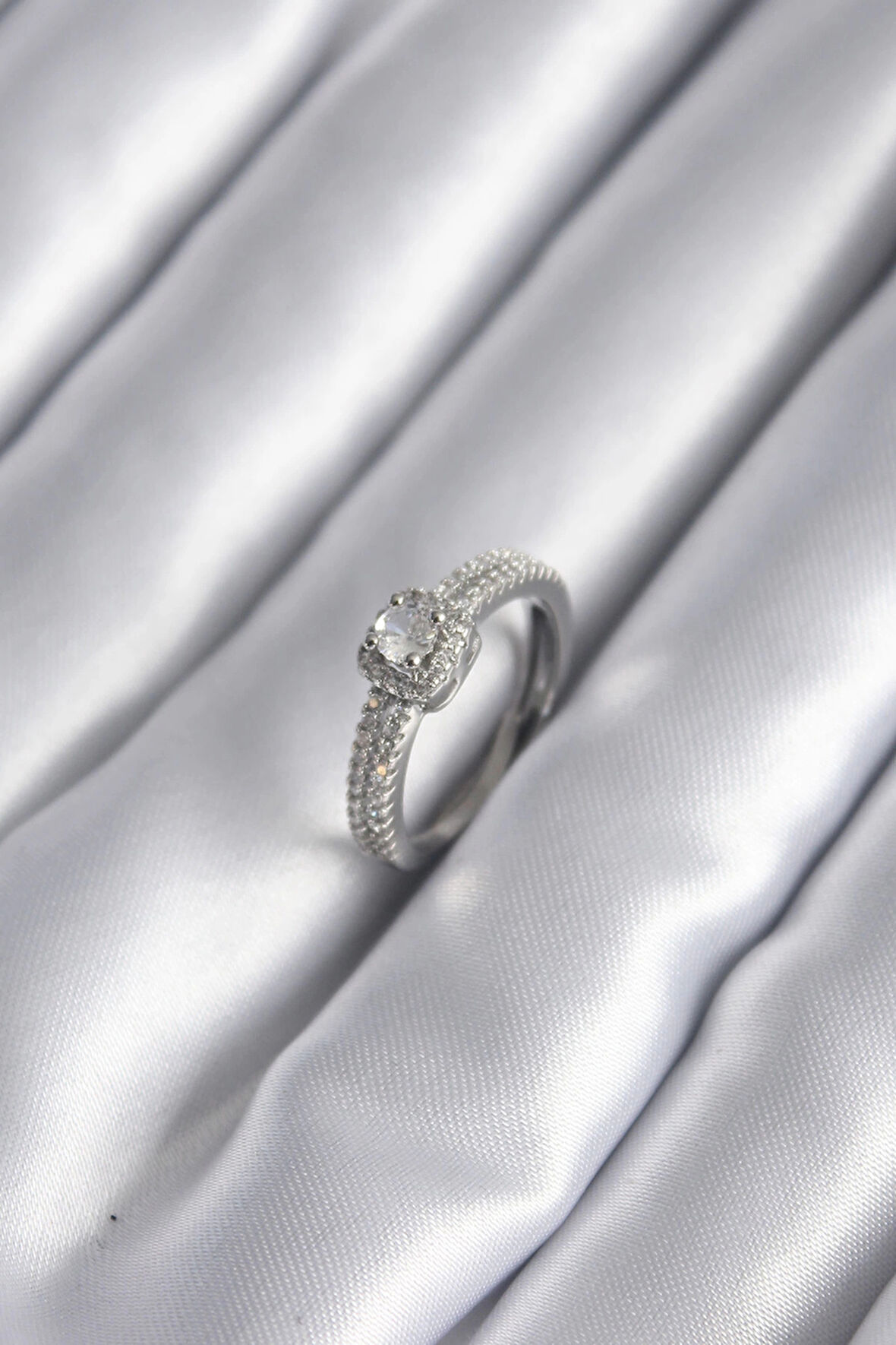 Dodes Pirinç Gümüş Renk Zirkon Taşlı Kadın Yüzük TG27BYK3902