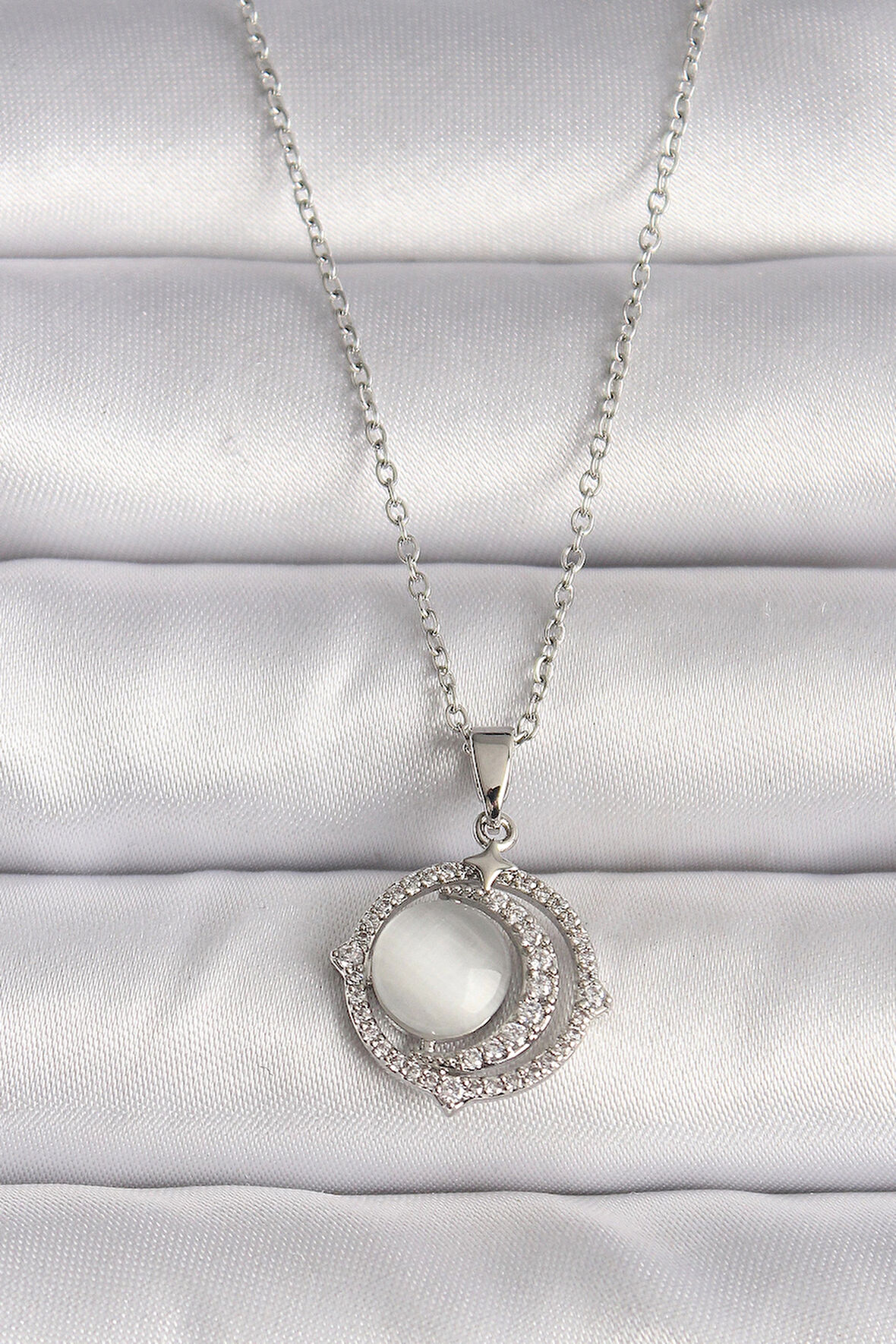 Dodes 316L Çelik Gümüş Renk Zirkon Taşlı Beyaz Sedefli Hilal Model Kadın Kolye TG27BKO9702