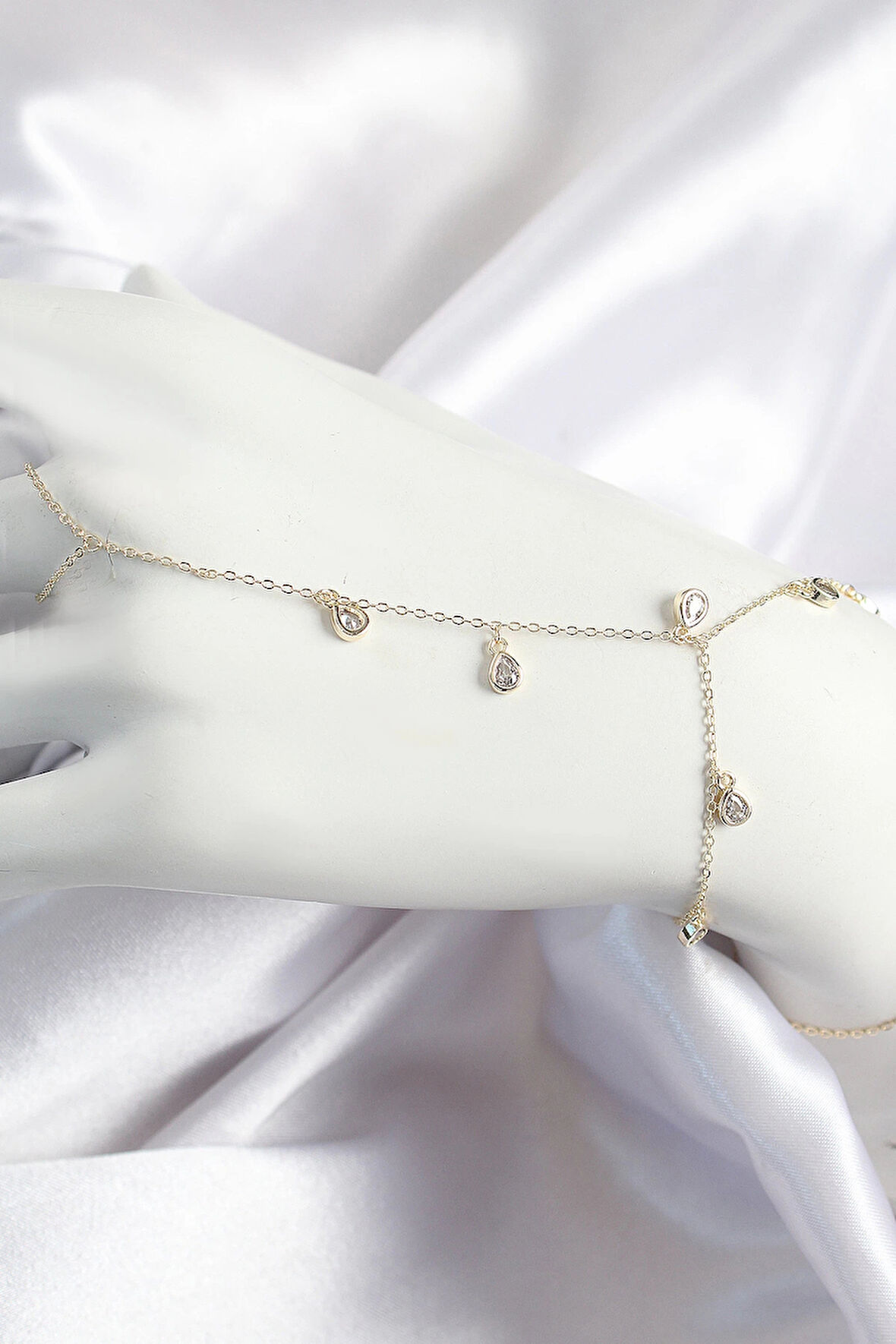 Dodes Pirinç Zirkon Taşlı Sallantılı Damla Model Gold Renk Kadın Şahmeran TG27SN703