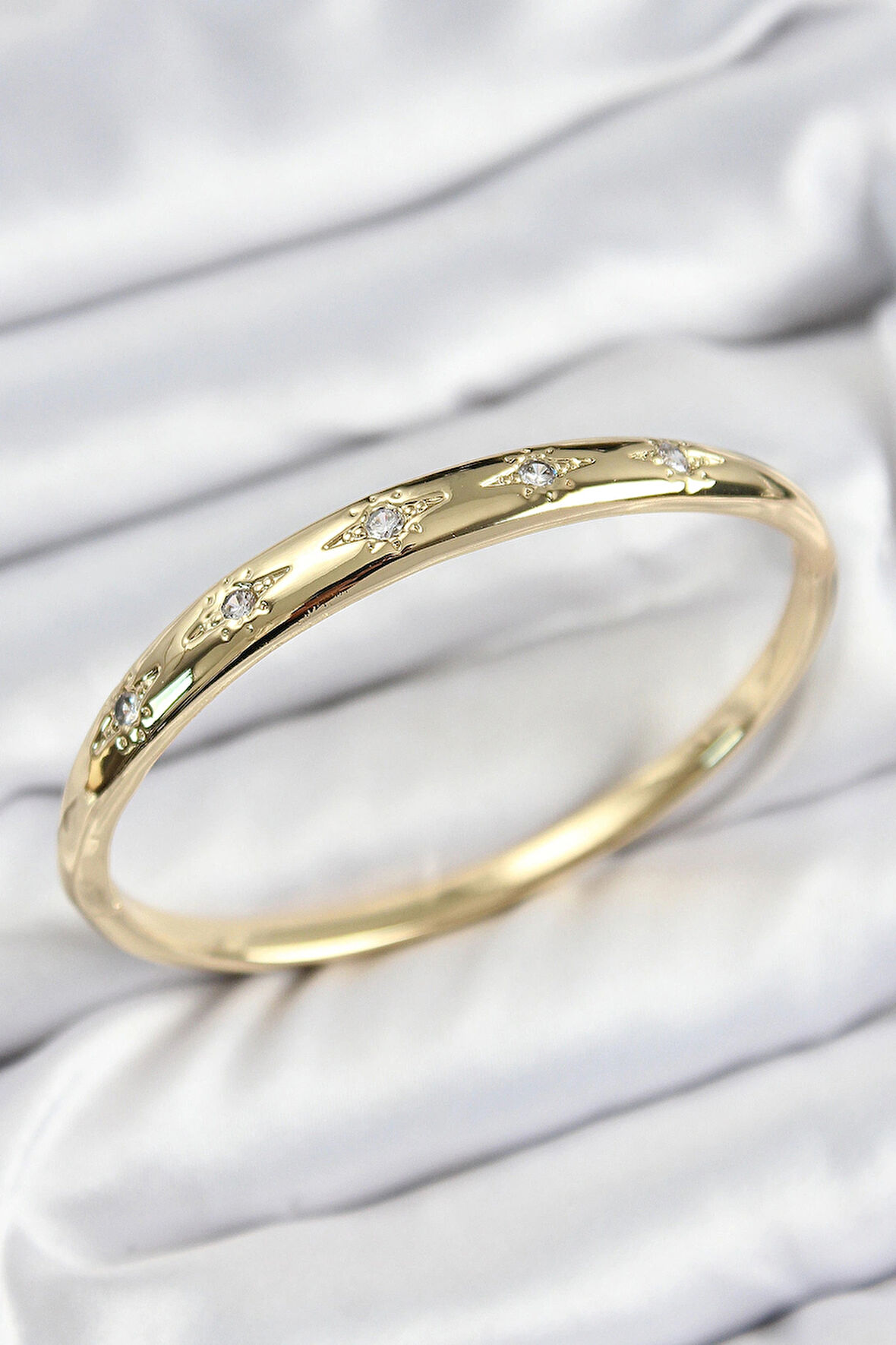 Dodes Dodes Pirinç Zirkon Taşlı Kutup Yıldızı Model Gold Renk Kadın Kelepçe TG27BB7570