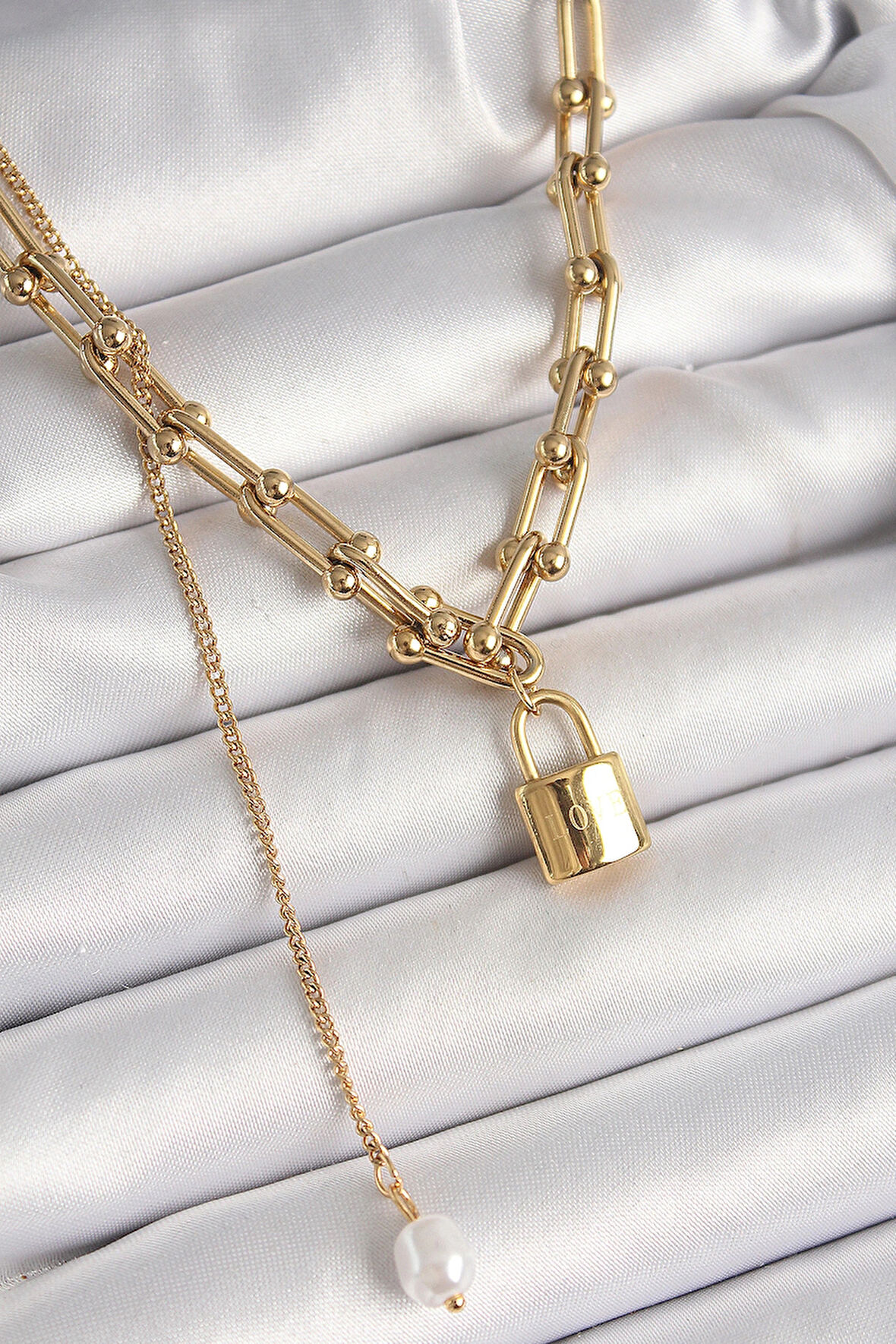 Dodes Dodes 316L Çelik Gold Renk Tifany Zincir Model Kilit Figür Sallantı İnci Detay Kadın Kolye TG27BKO9938