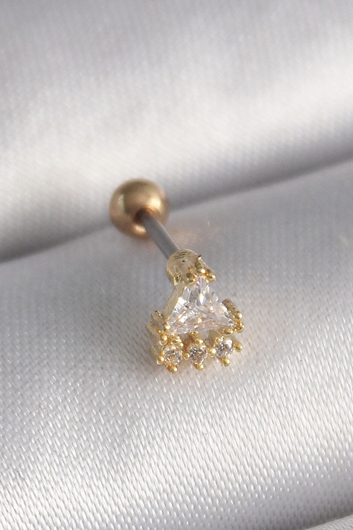 Dodes 316L Çelik Gold Renk Üçgen Zirkon Taşlı Tragus Piercing TG27PR1238