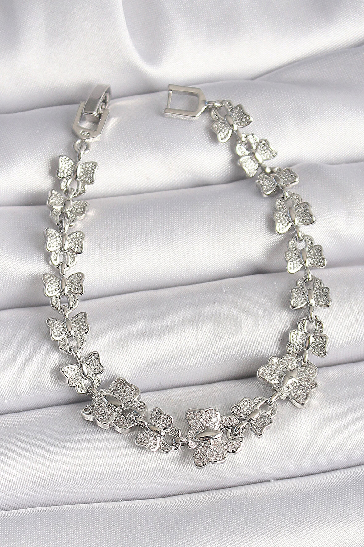Dodes Pirinç Gümüş Renk Zirkon Taşlı Kelebek Model Zincir Kadın Bileklik TG27BB6835
