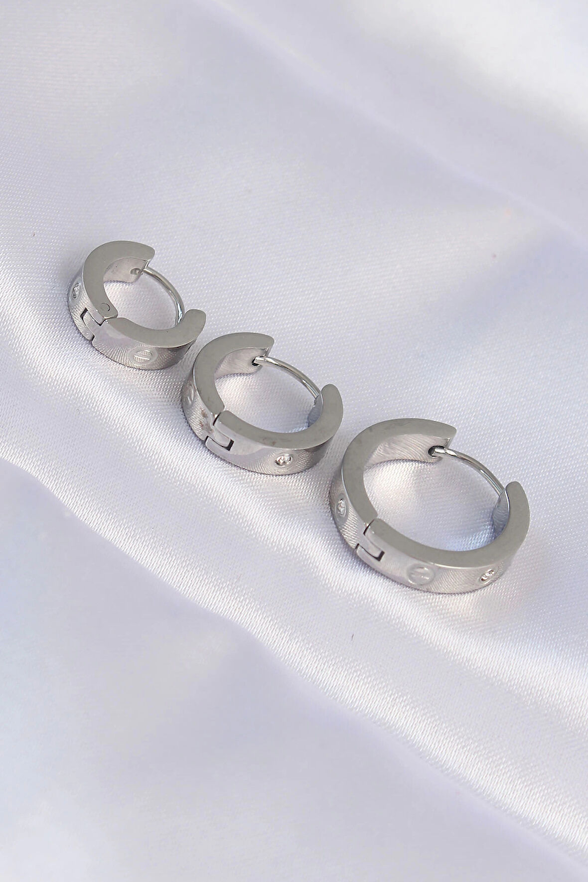 Dodes 316L Çelik Gümüş Renk Zirkon Taşlı Model 3lü Halka Küpe TG27BKP9008