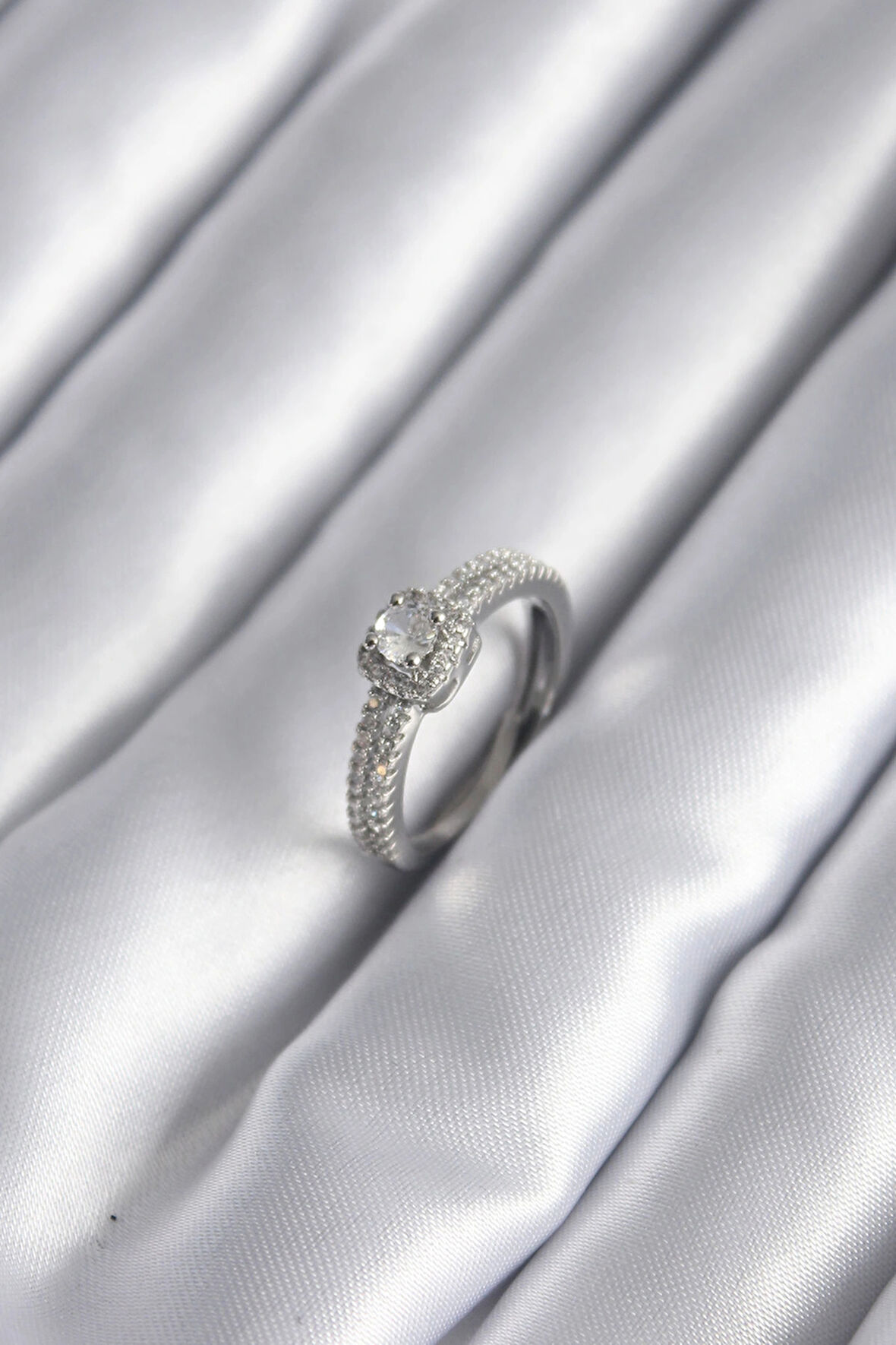 Dodes Dodes Pirinç Gümüş Renk Zirkon Taşlı Kadın Yüzük TG27BYK3902