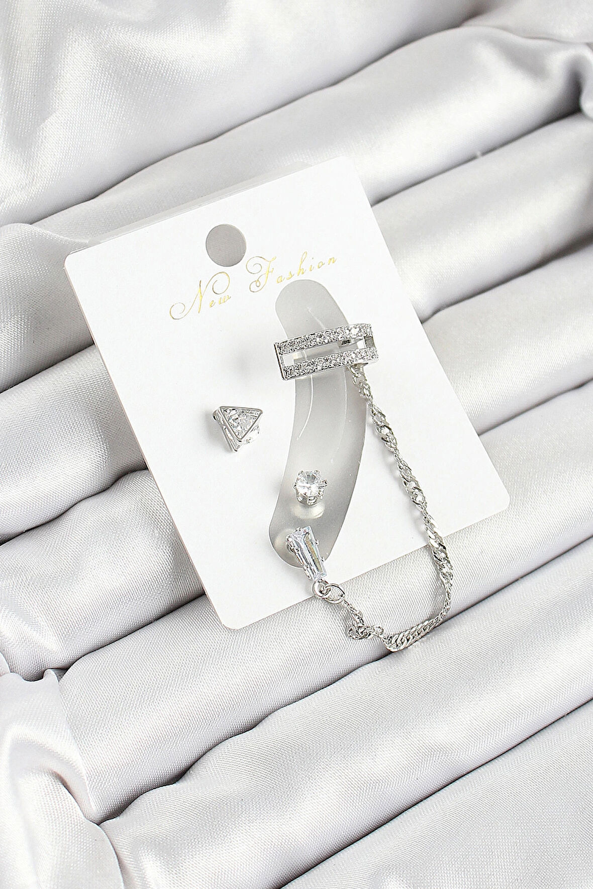 Dodes Pirinç Üçgen Figürlü Zirkon Taşlı Gümüş Renk 3'lü Kıkırdak Kadın Küpe Set TG27BKP10658