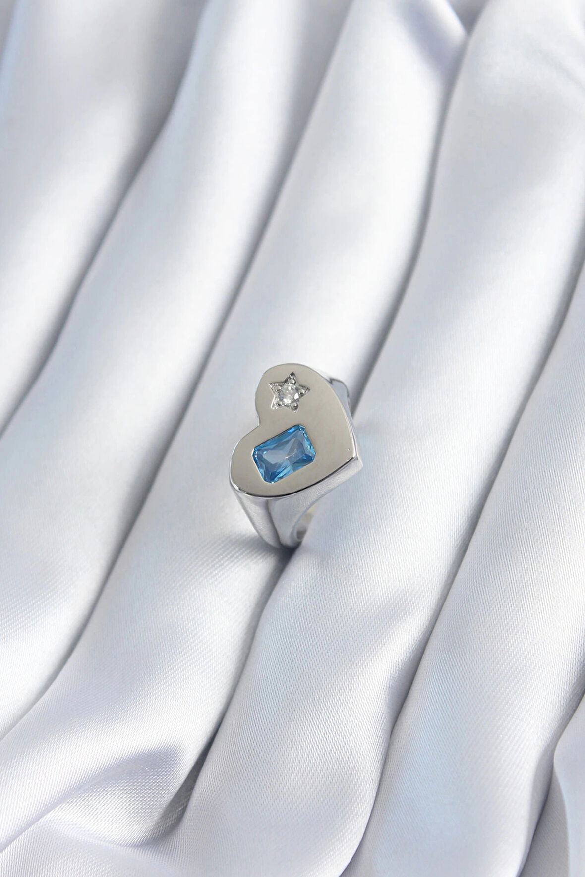 Dodes Pirinç Gümüş Renk Kalp Model Yıldız Zirkon Taş Detay Kadın Yüzük TG27BYK2894