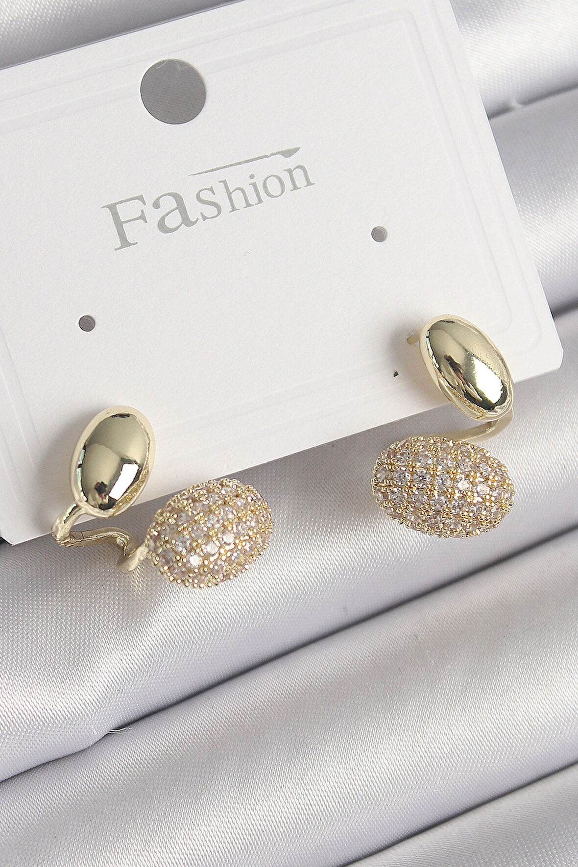 Dodes Dodes Pirinç Gold Renk Zirkon Taşlı Bombeli Model Kadın Küpe TG27BKP9754