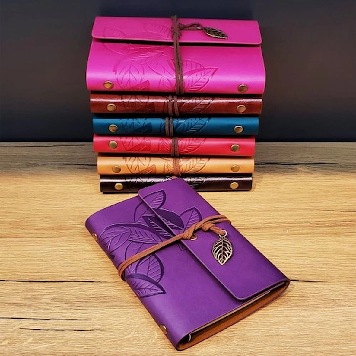 Dodes Yaprak Desenli Deri Defter
