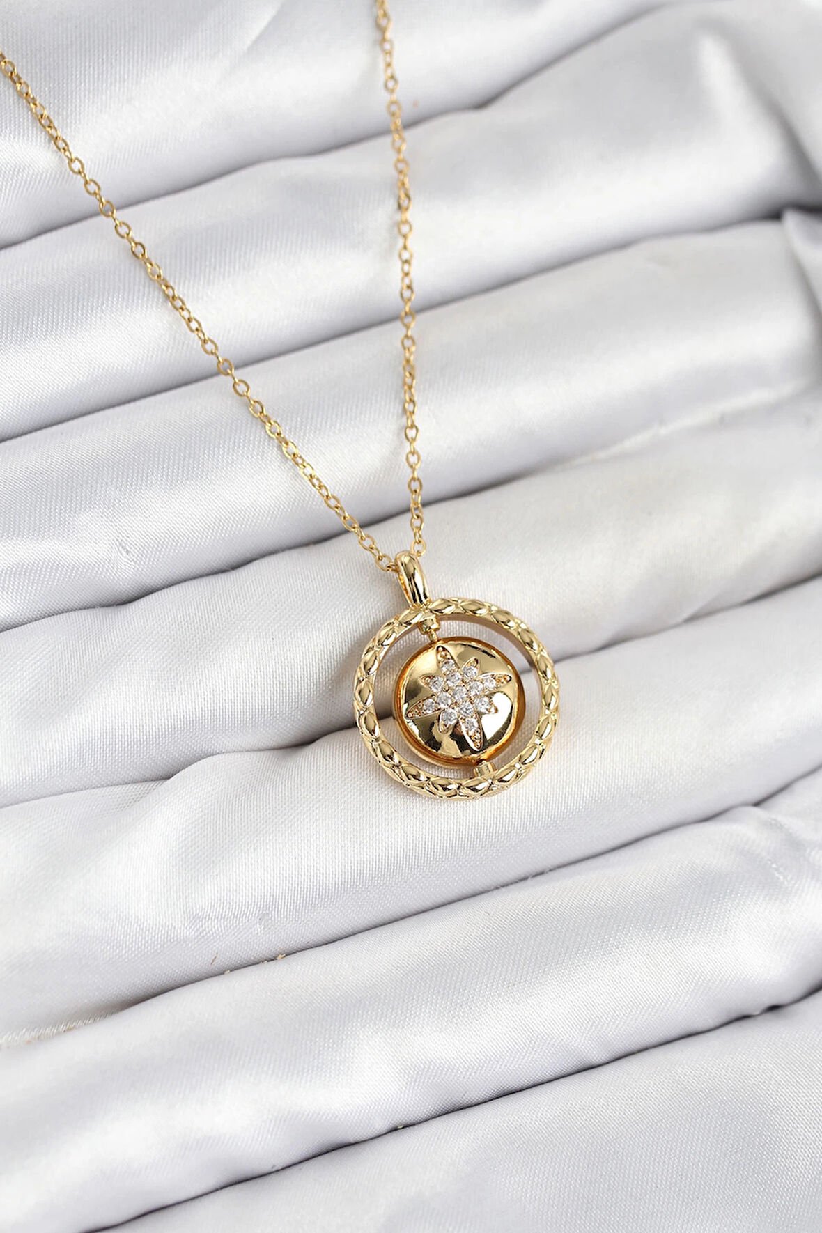 Dodes Dodes 316L Çelik Zincir Gold Renk Kutup Yıldızı Model Kadın Kolye TG27BKO10627