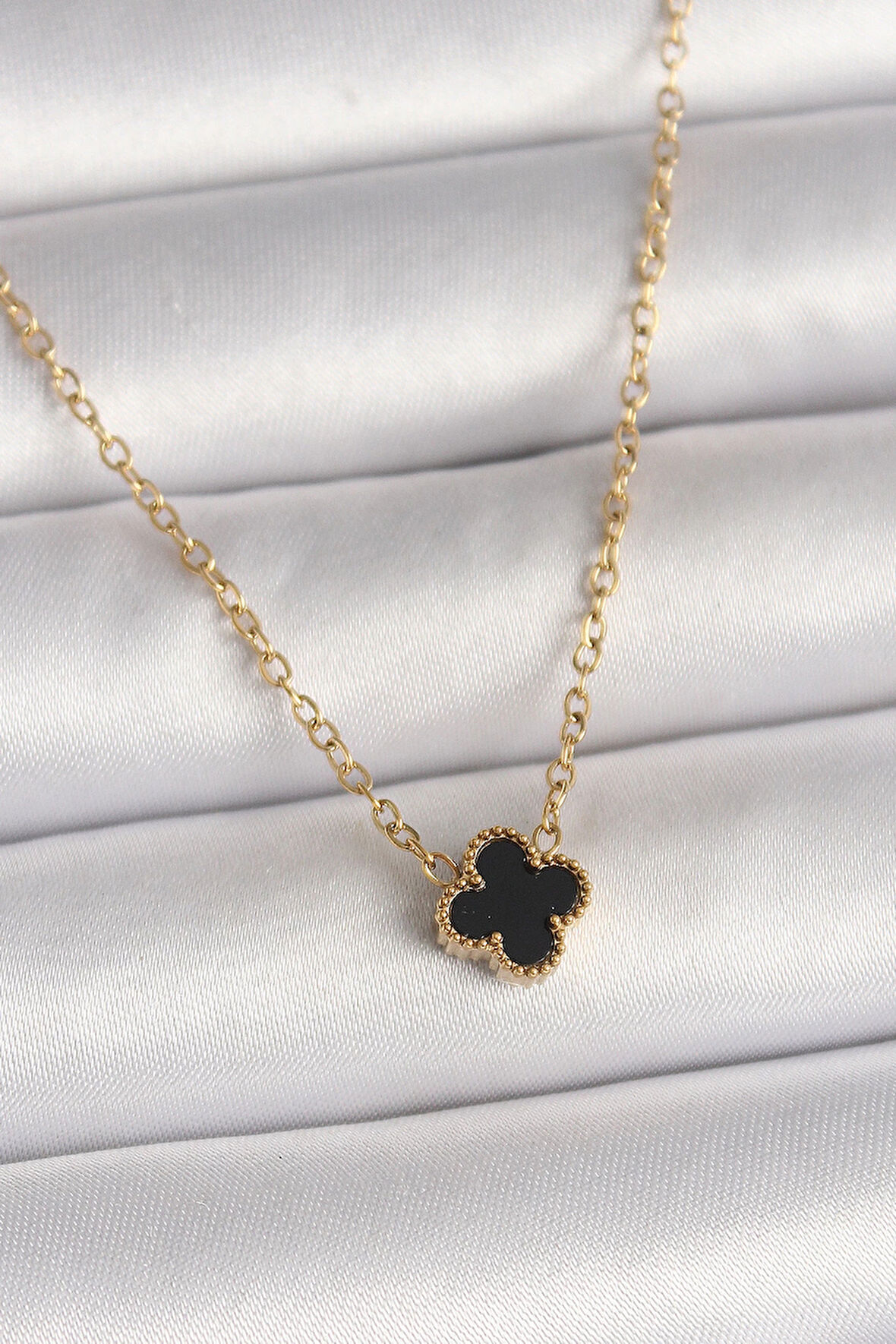 Dodes 316L Çelik Gold Renk Siyah Yonca Model Kadın Kolye TG27BKO10021