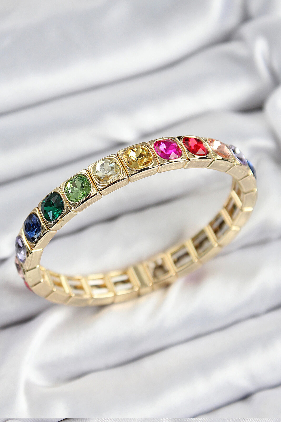 Dodes Dodes Pirinç Karışık Zirkon Taşlı Kare Model Gold Renk Lastikli Kadın Bileklik TG27BB7498