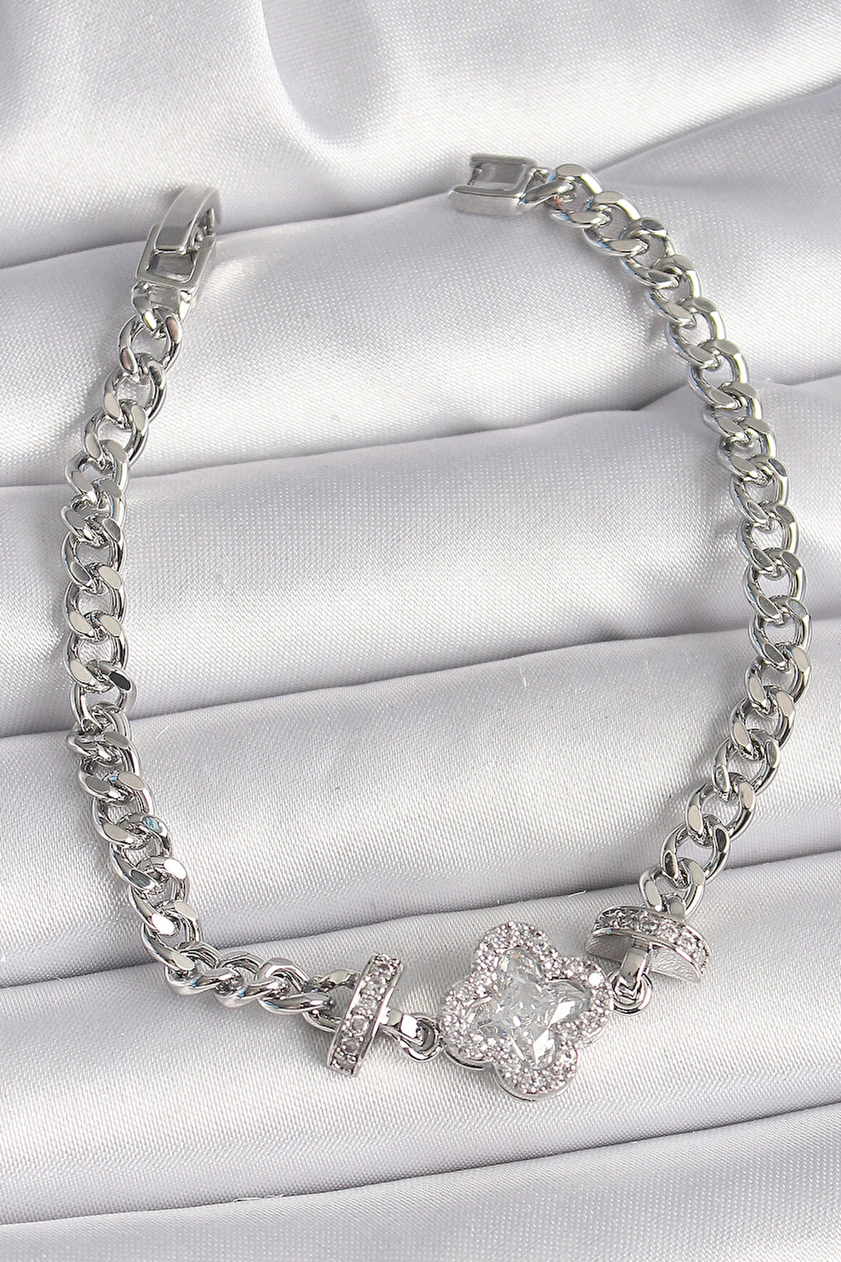 Dodes Pirinç Gümüş Renk Zirkon Taşlı Yonca Figür Zincir Model Kadın Bileklik TG27BB6819