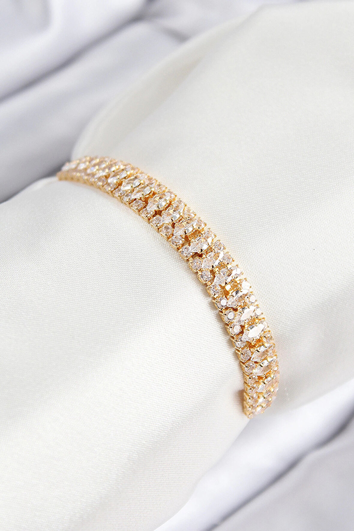 Dodes Pirinç Zirkon Taşlı Tennıs Model Gold Renk Asansörlü Kadın Bileklik TG27BB7717