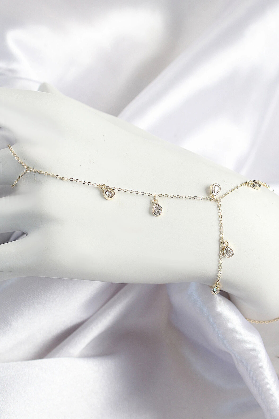 Dodes Dodes Pirinç Zirkon Taşlı Sallantılı Damla Model Gold Renk Kadın Şahmeran TG27SN703