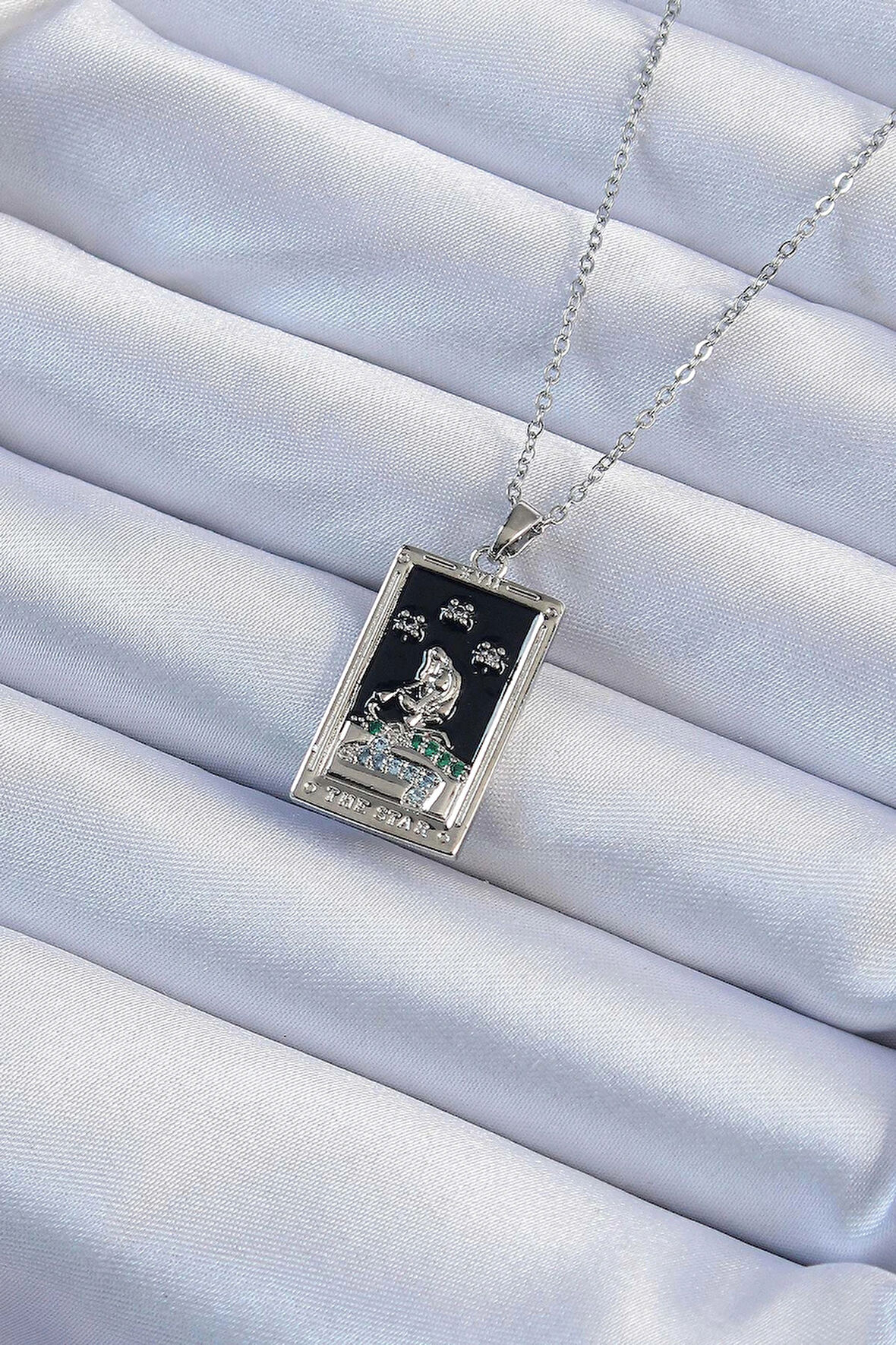 Dodes Dodes 316L Çelik Zincir Gümüş Renk Zirkon Taşlı Siyah Mineli Kız Figürlü Tarot Kolye TG27BKO9228