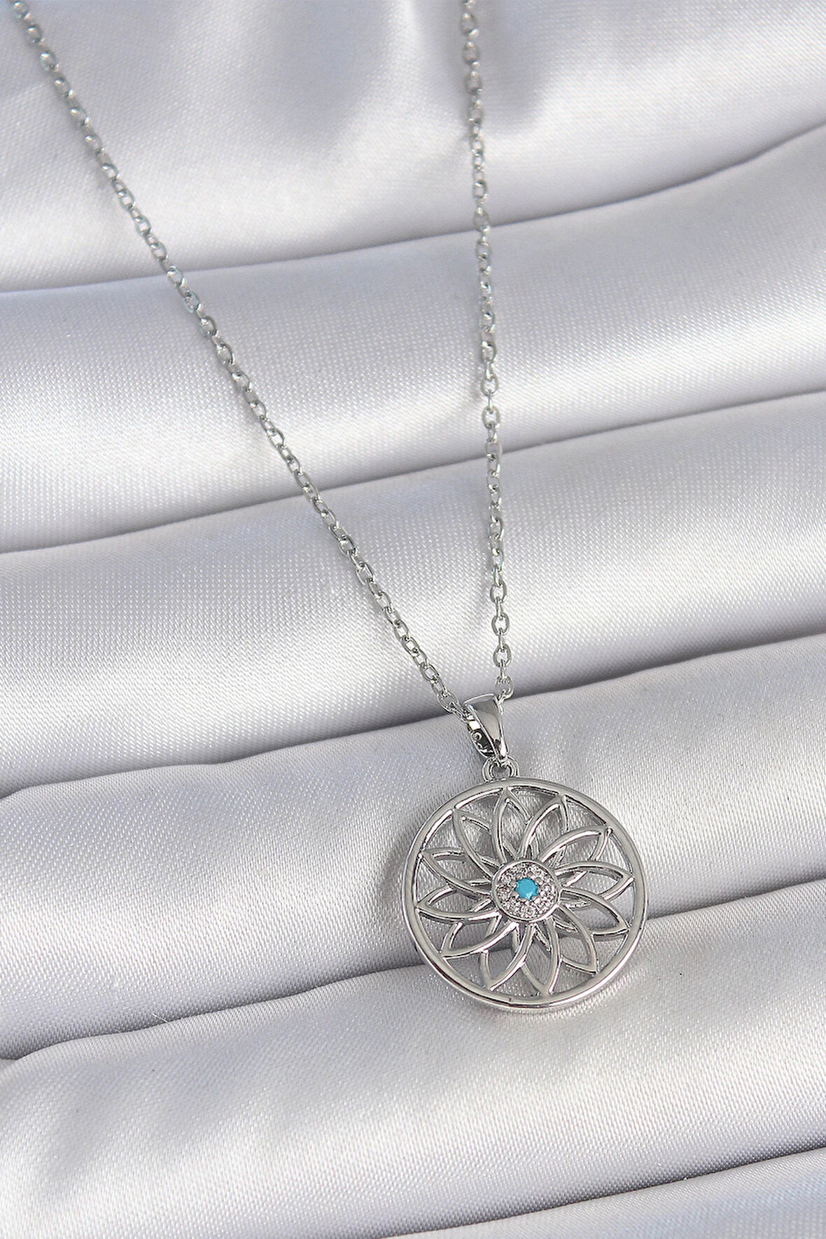 Dodes 316L Çelik Gümüş Renk Zincir Mavi Taşlı Lotus Model Kadın Kolye TG27BKO10060