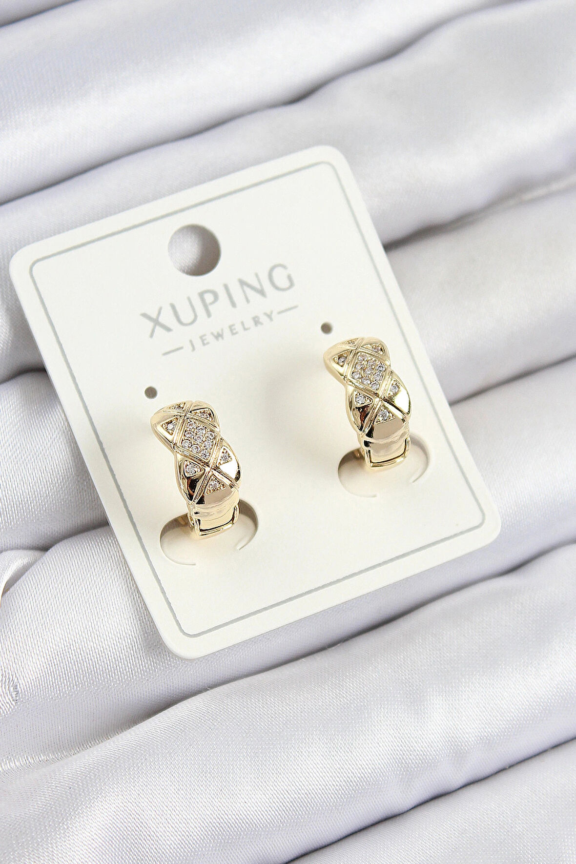 Dodes Dodes Xuping Zirkon Taşlı Geometrik Desenli Halka Model Gold Renk Kadın Küpe TG27BKP10850