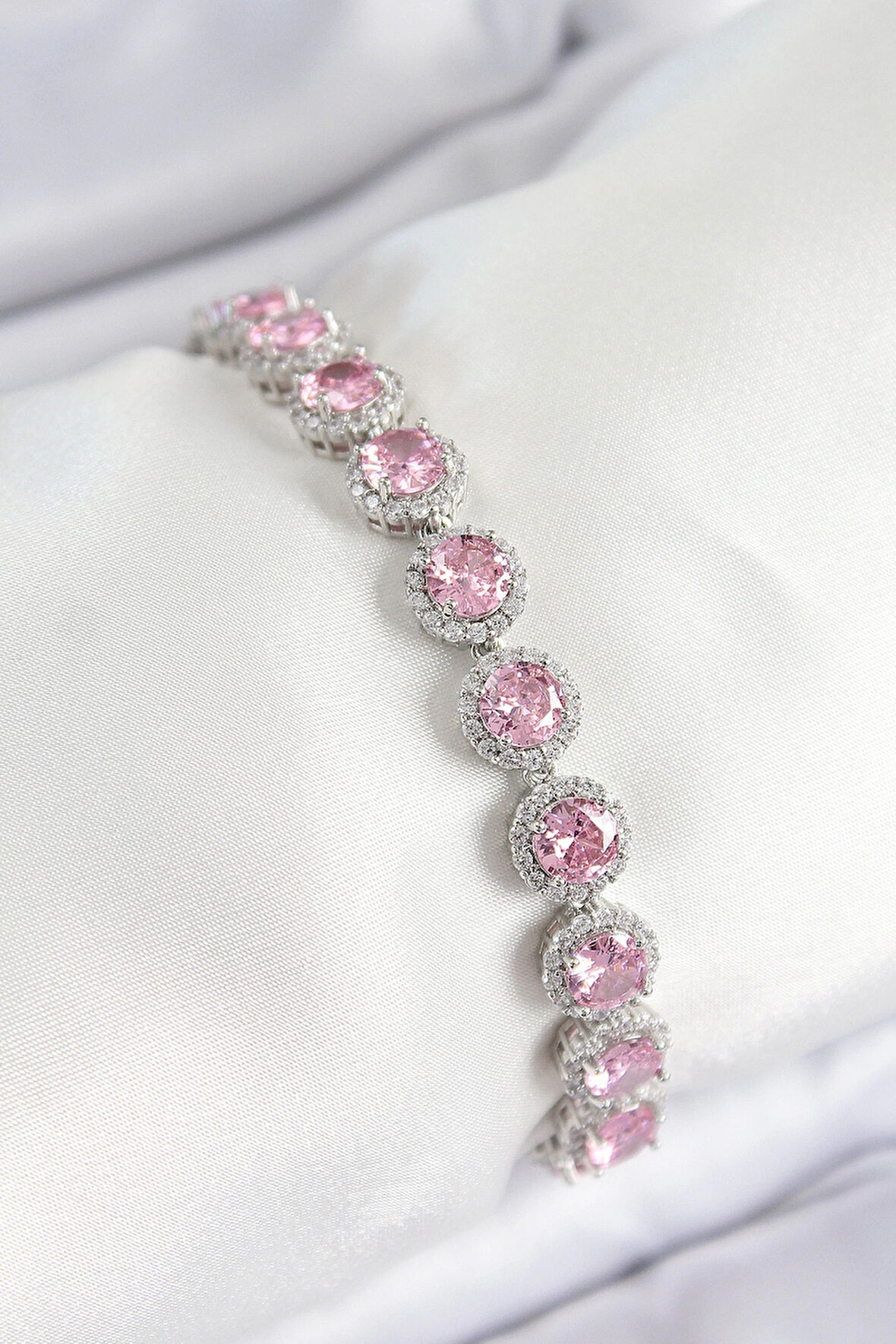 Dodes Pirinç Pembe Zirkon Taşlı Daire Baget Model Gümüş Renk VIP Seri Kadın Bileklik TG27BB7511