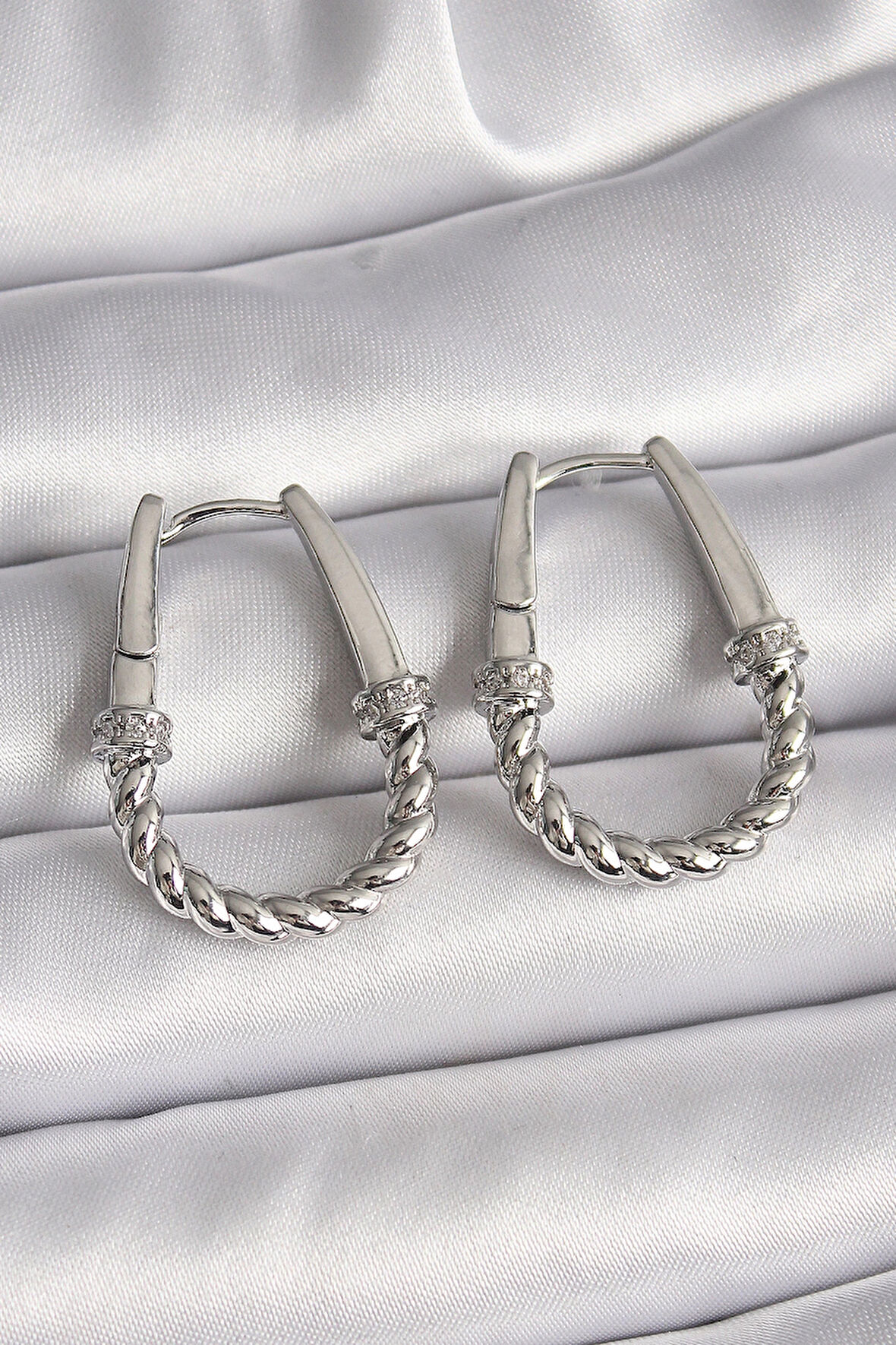 Dodes 316L Çelik Gümüş Renk Zirkon Taş Detaylı Burma Halka Model Kadın Küpe TG27BKP9721