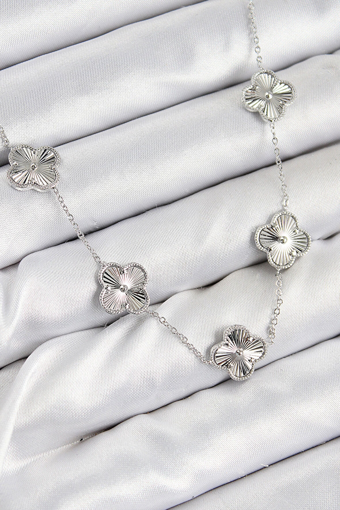 Dodes Pirinç VIP Yonca Model Gümüş Renk Kadın Kolye TG27BKO10483