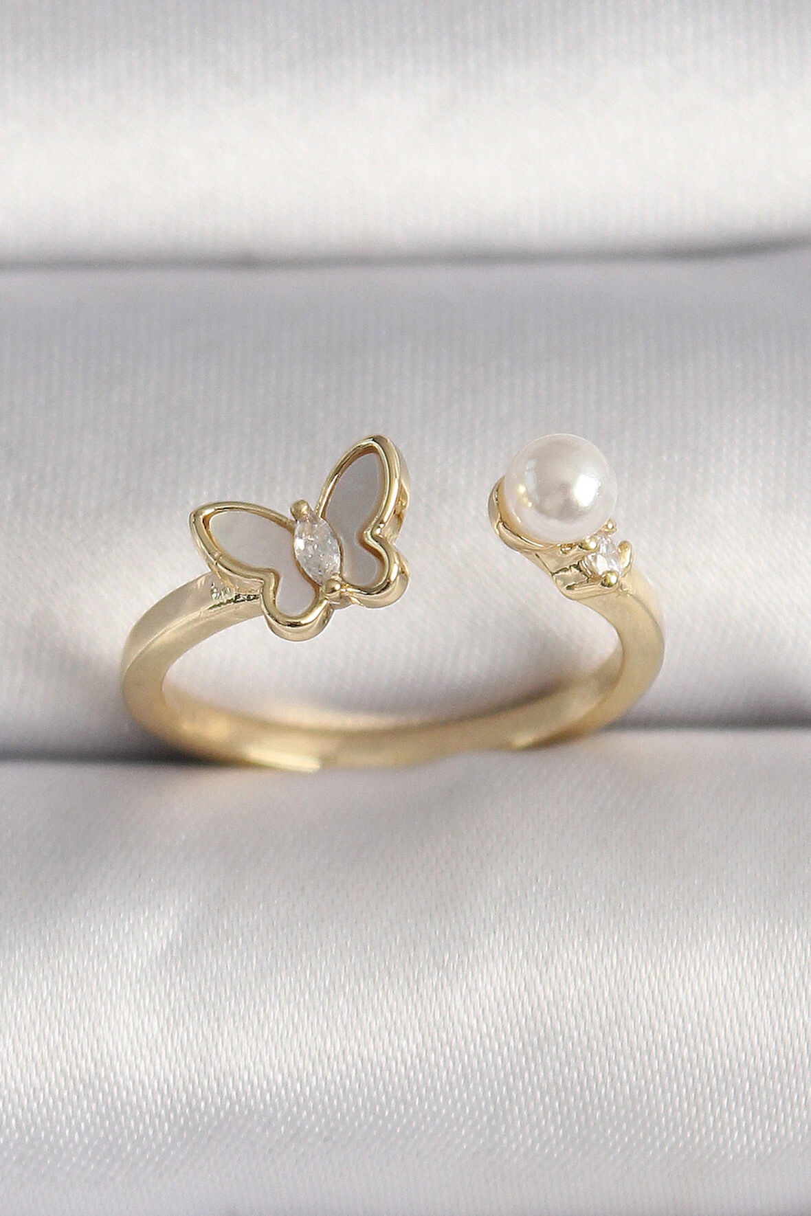 Dodes Dodes Pirinç Gold Renk Zirkon Taş Detaylı Beyaz Mineli Kelebek Model İnci Detay Ayarlanabilir Yüzük TG27BYK3523