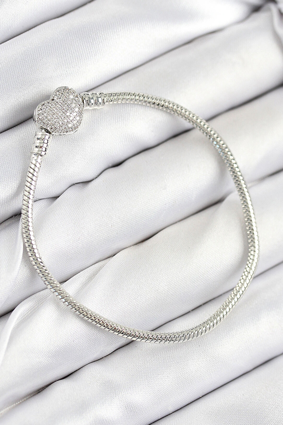 Dodes Dodes Pirinç Charm Zirkon Taşlı Kalp Model Gümüş Renk Kadın Bileklik TG27BB7803