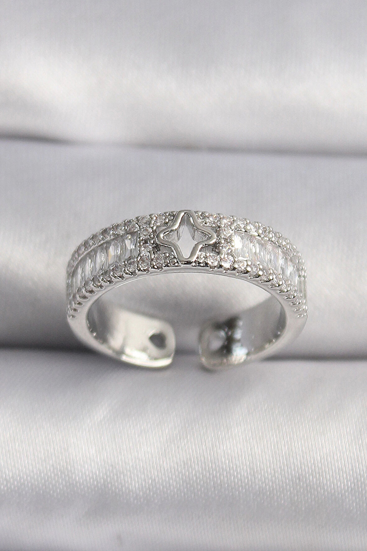 Dodes Pirinç Gümüş Renk Zirkon Taşlı Yıldız İşleme VIP Seri Kadın Yüzük TG27BYK3509