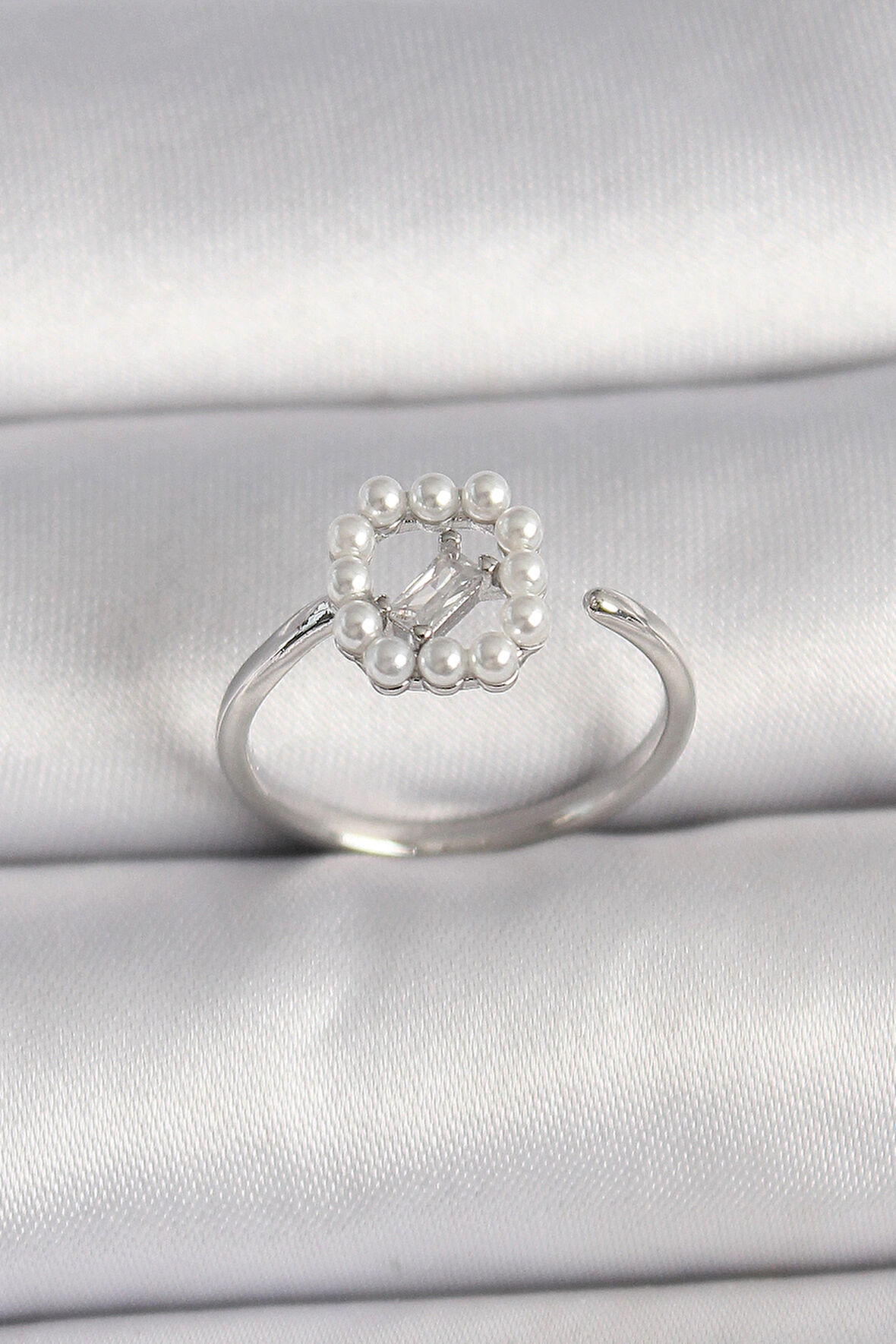 Dodes Pirinç Gümüş Renk Zirkon Taş Detaylı İncili Ayarlanabilir Yüzük TG27BYK3542