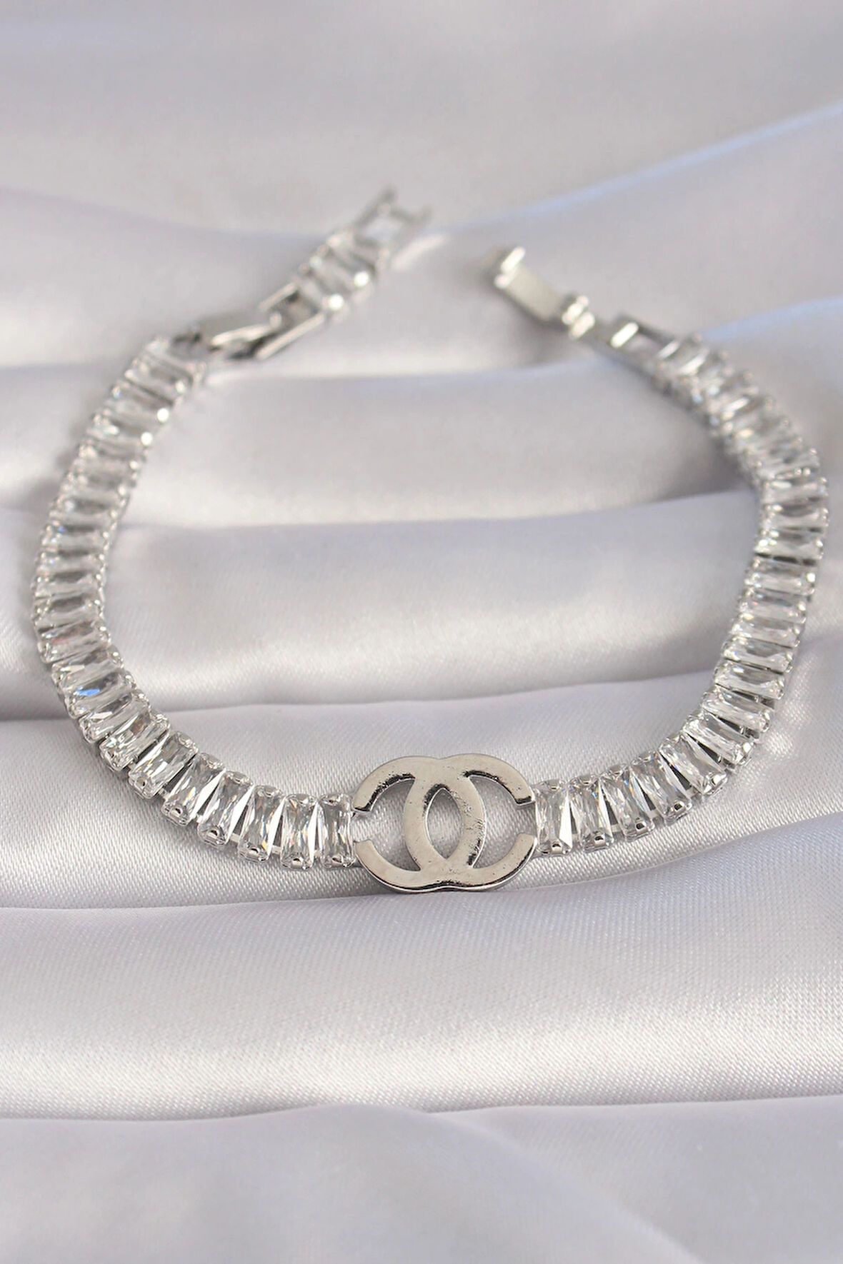 Dodes Dodes Pirinç Gümüş Renk Zirkon Taşlı Su Yolu Model VIP Seri Kadın Bileklik TG27BB5984