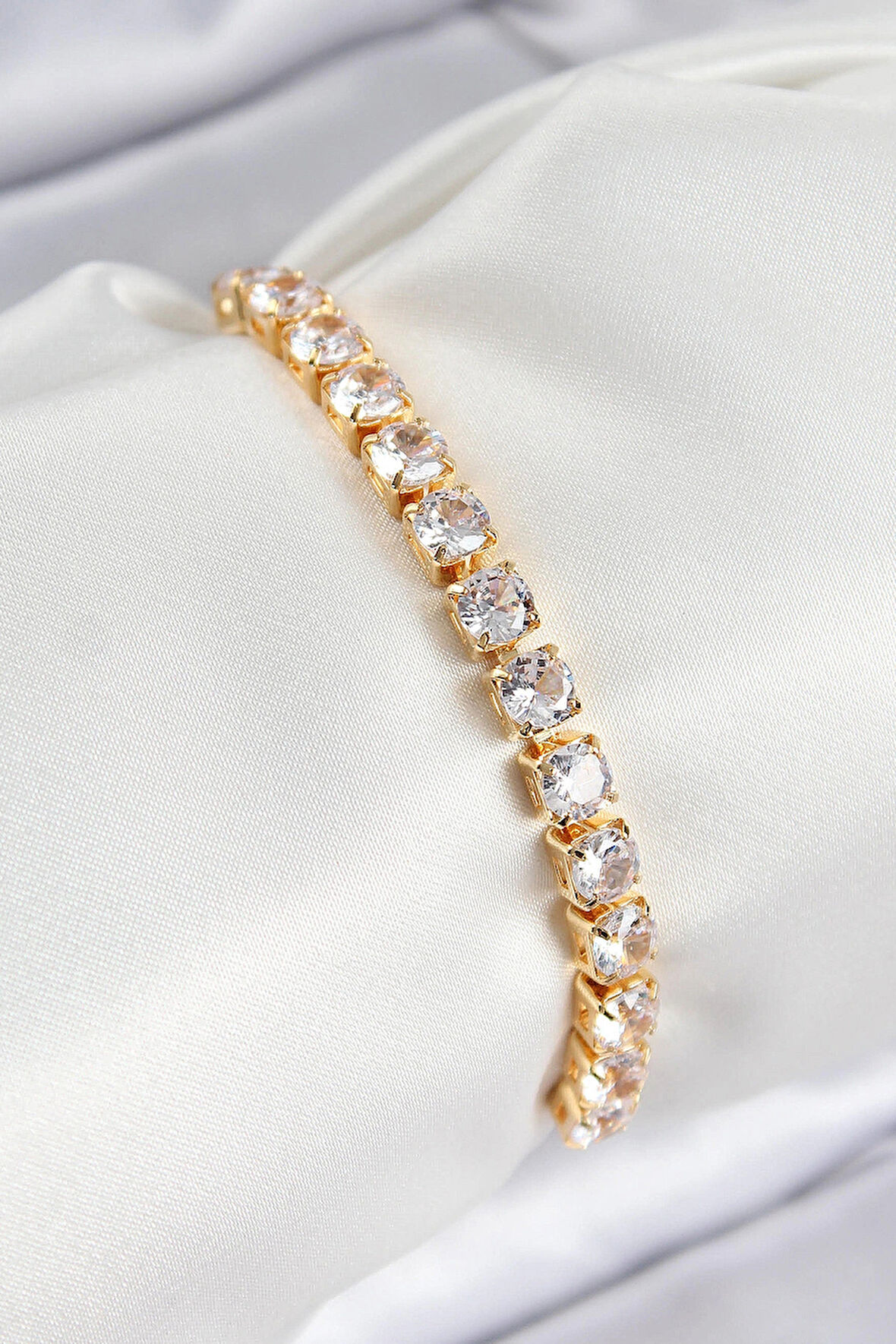 Dodes Dodes Pirinç Zirkon Taşlı Kare Model Gold Renk Asansörlü Kadın Bileklik TG27BB7792